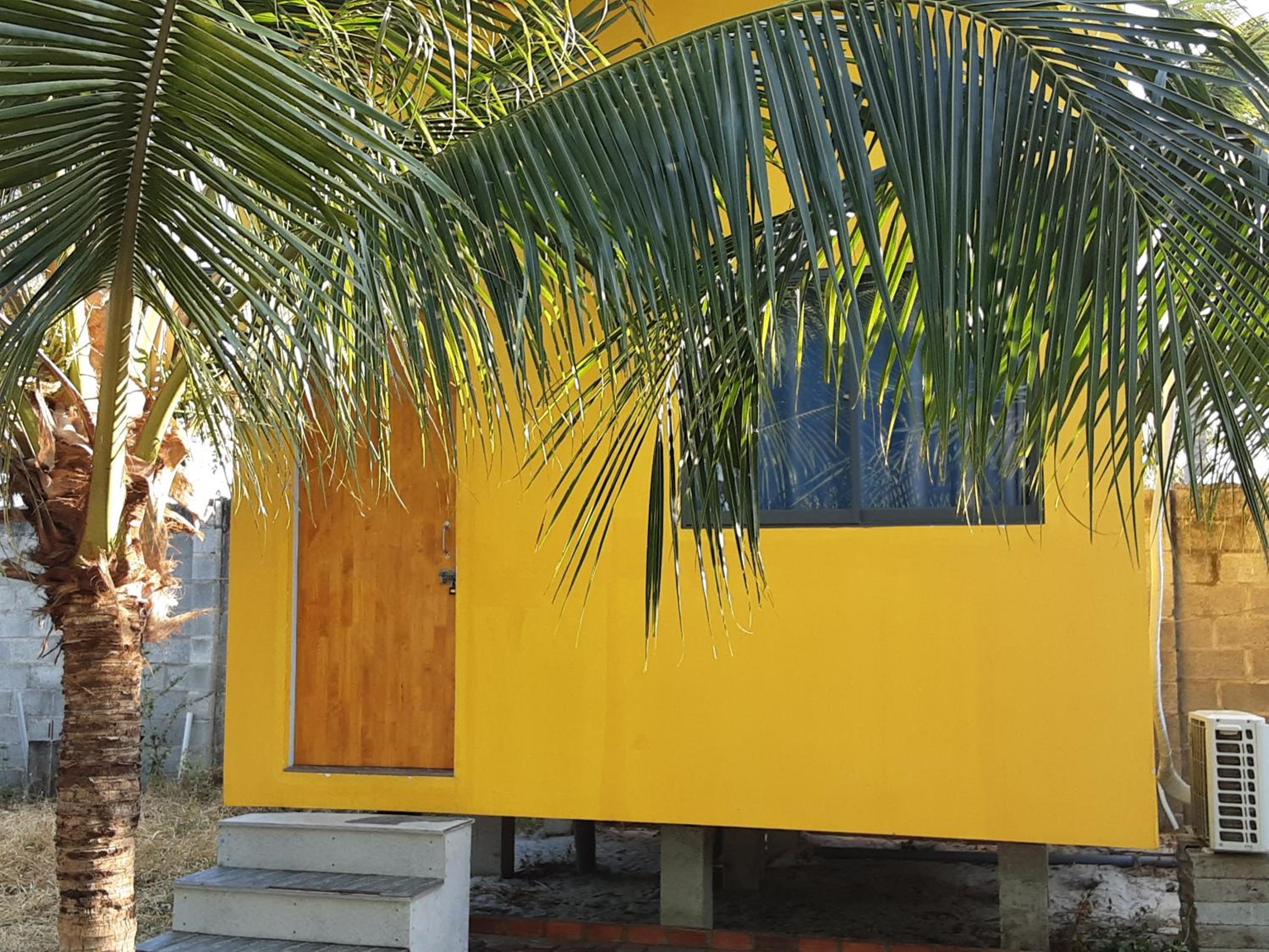 Bungalow with Garden View - Photo 4