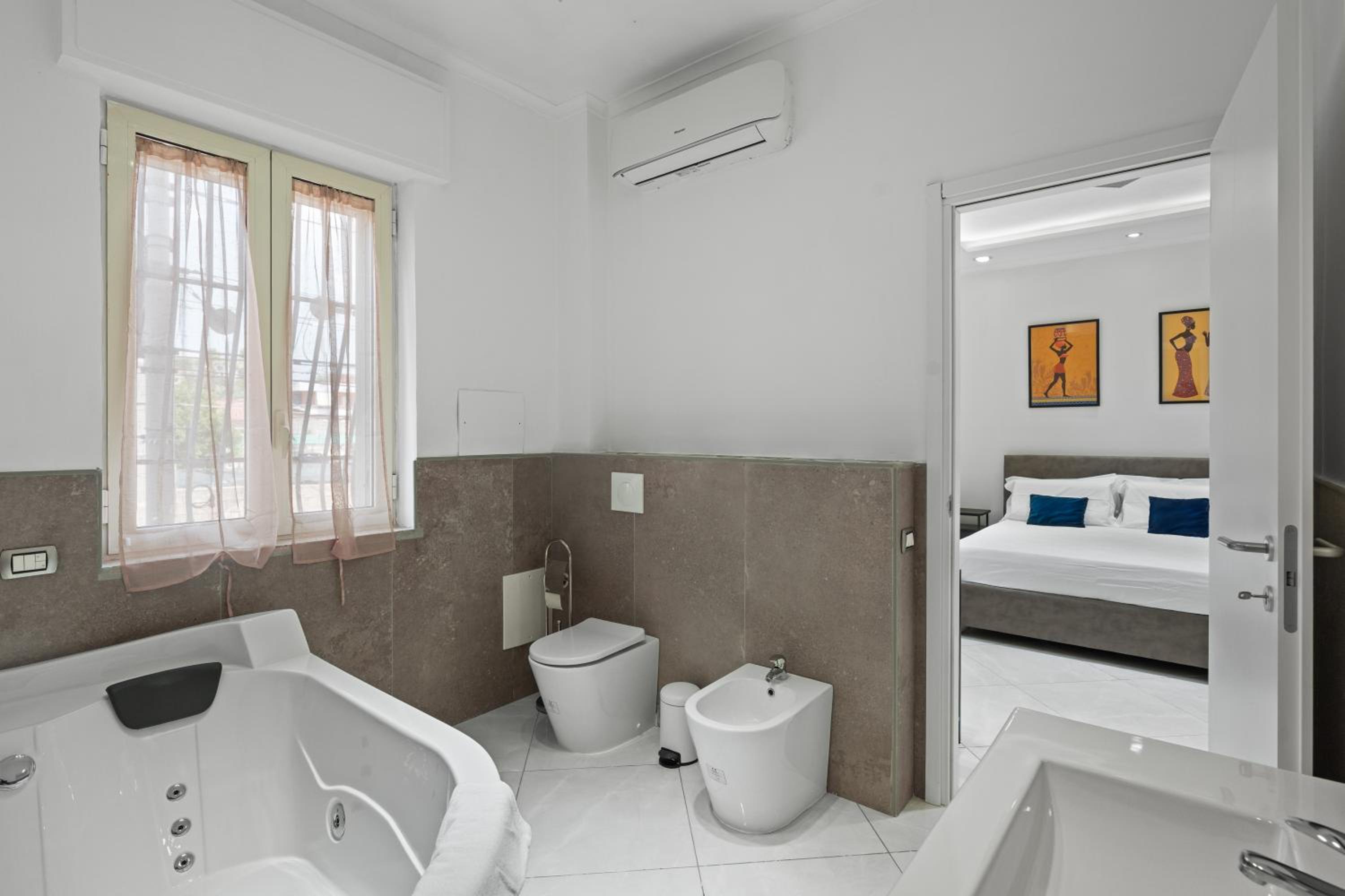 Deluxe Double Room with Bath photo 3