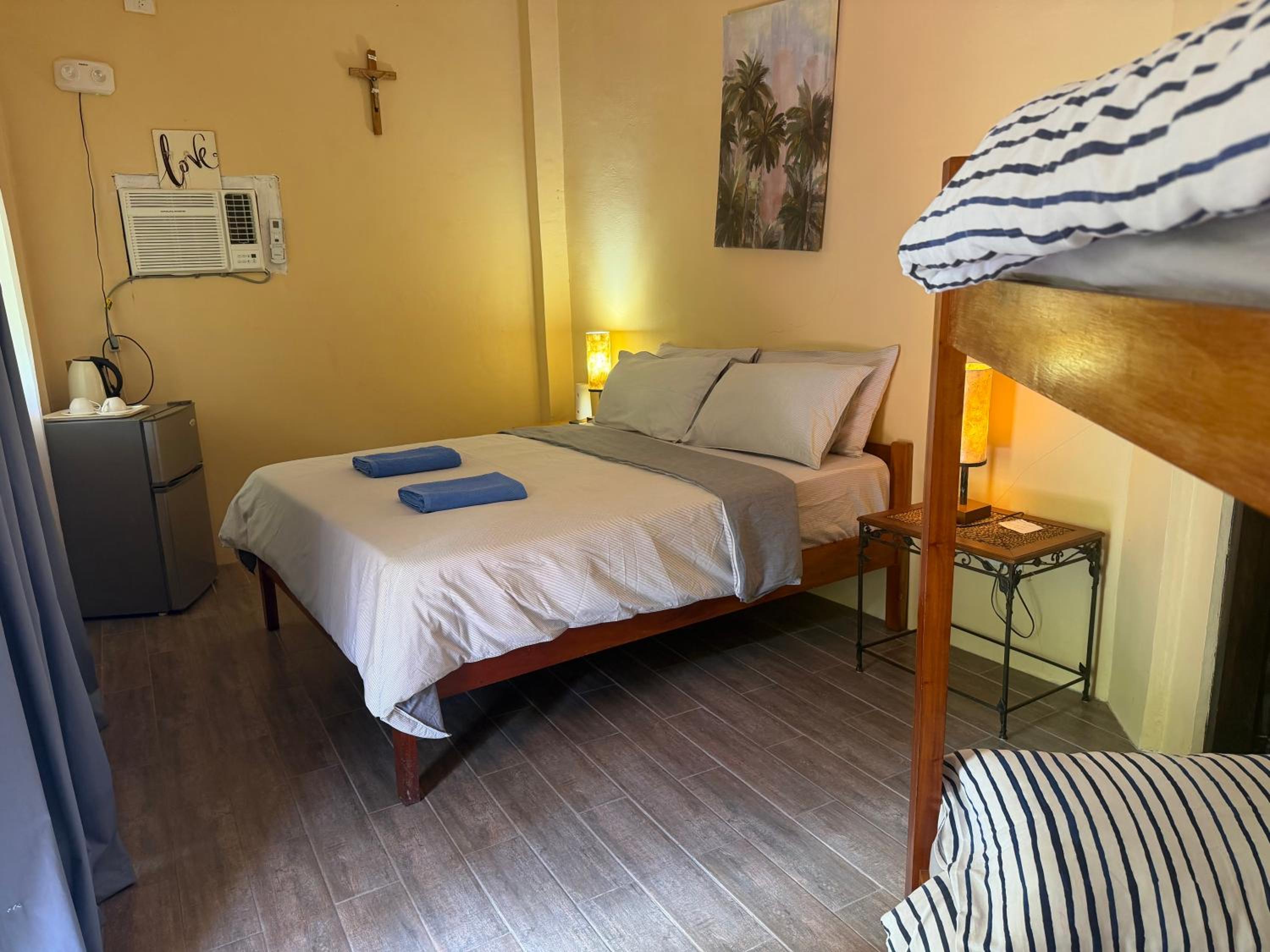 Deluxe Double Room with Balcony - Photo 3