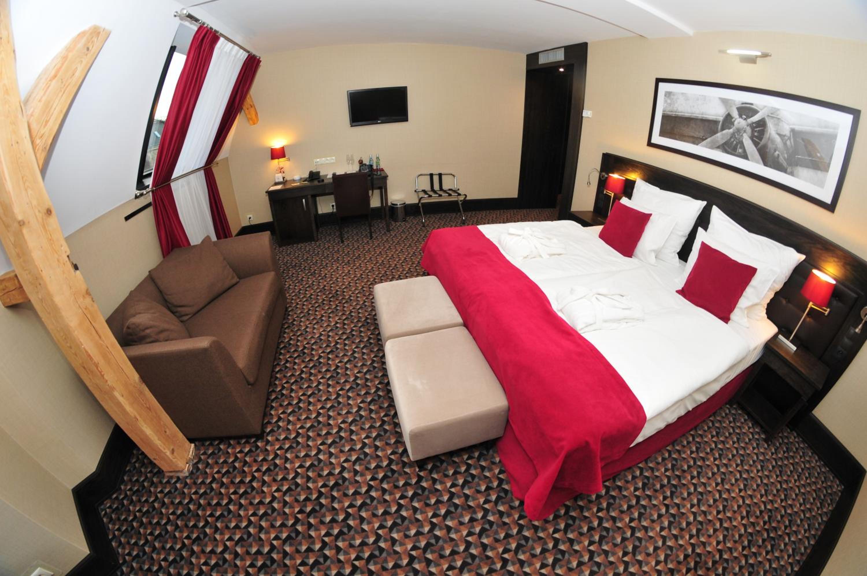 Deluxe Double Room with Extra Bed photo 2