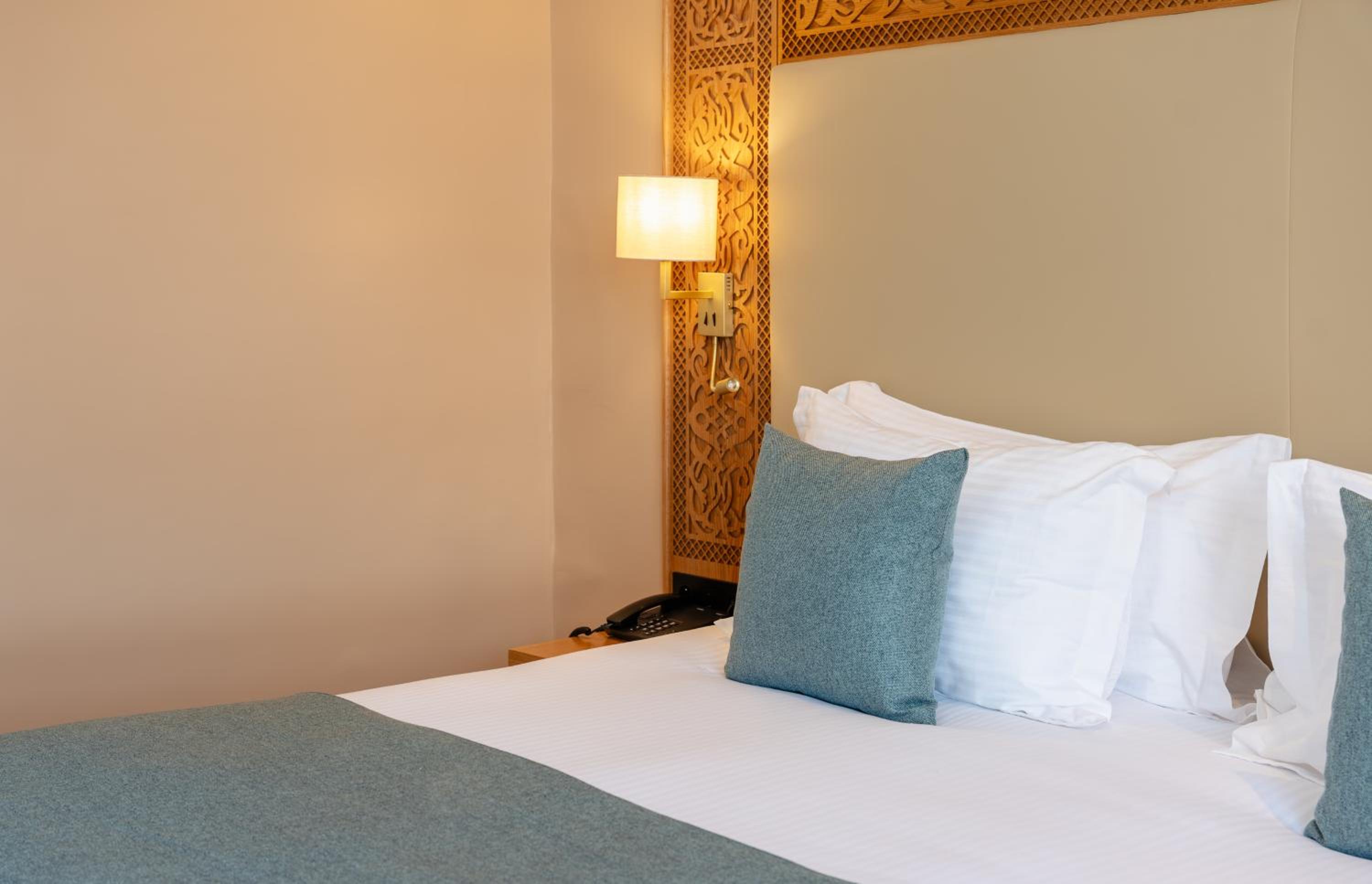 PREMIUM ROOM TWIN BEDS, GARDEN VIEW