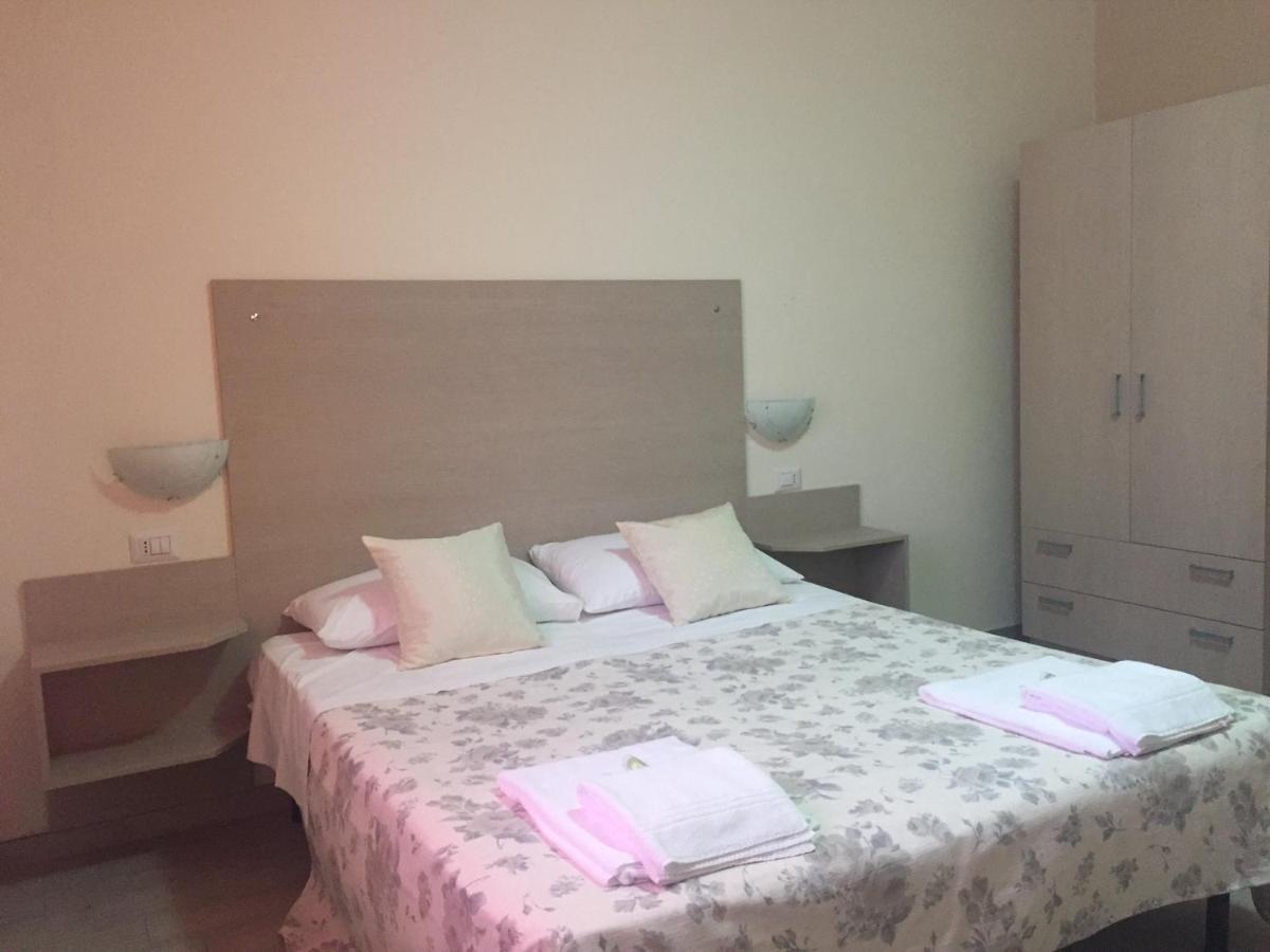 Double or Twin Room photo 2