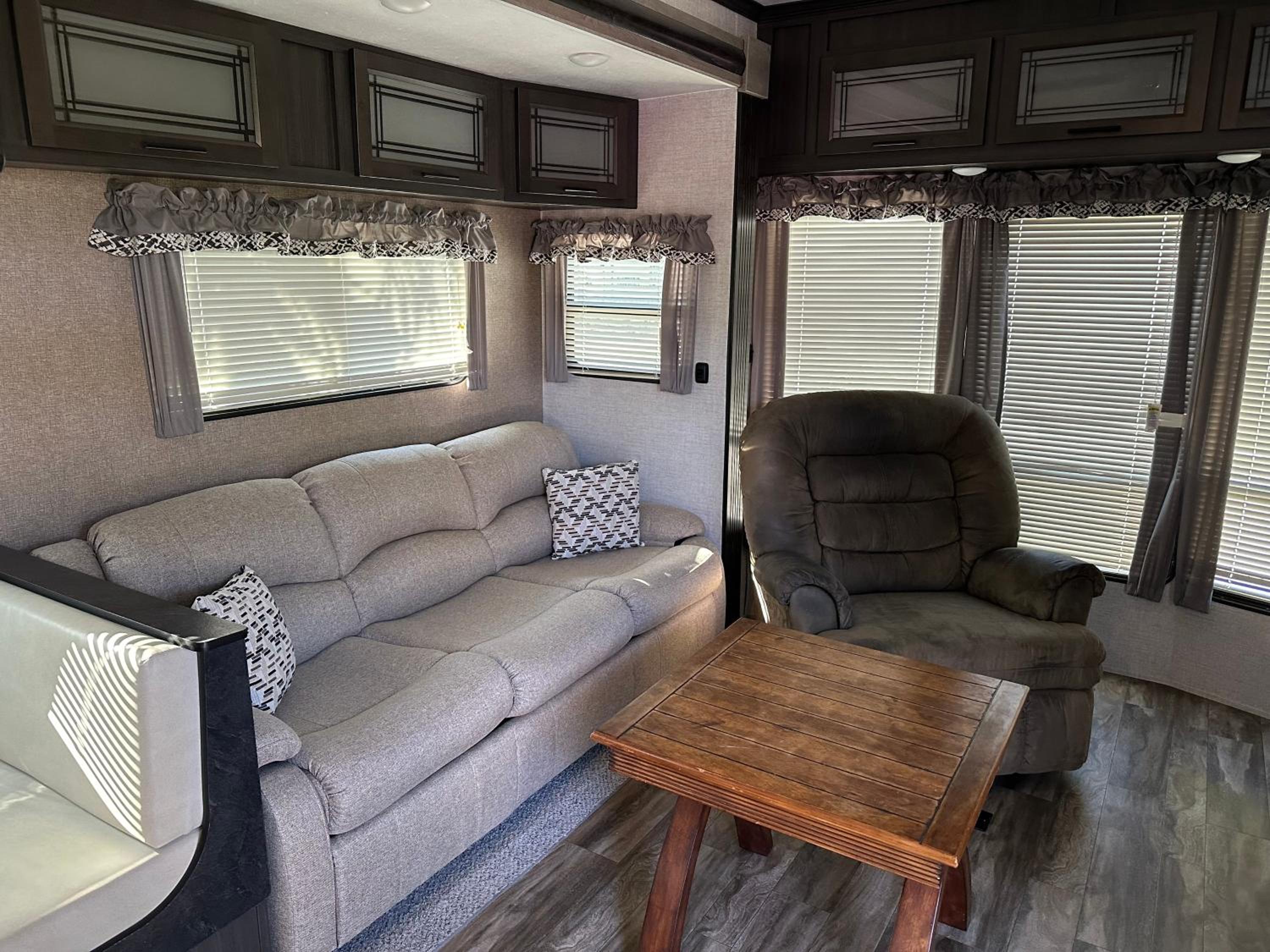 Caravan photo 1