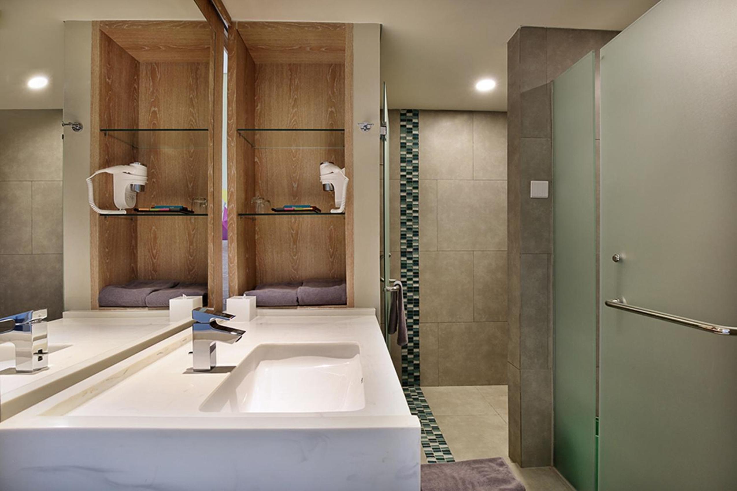 Deluxe Queen Room photo 2