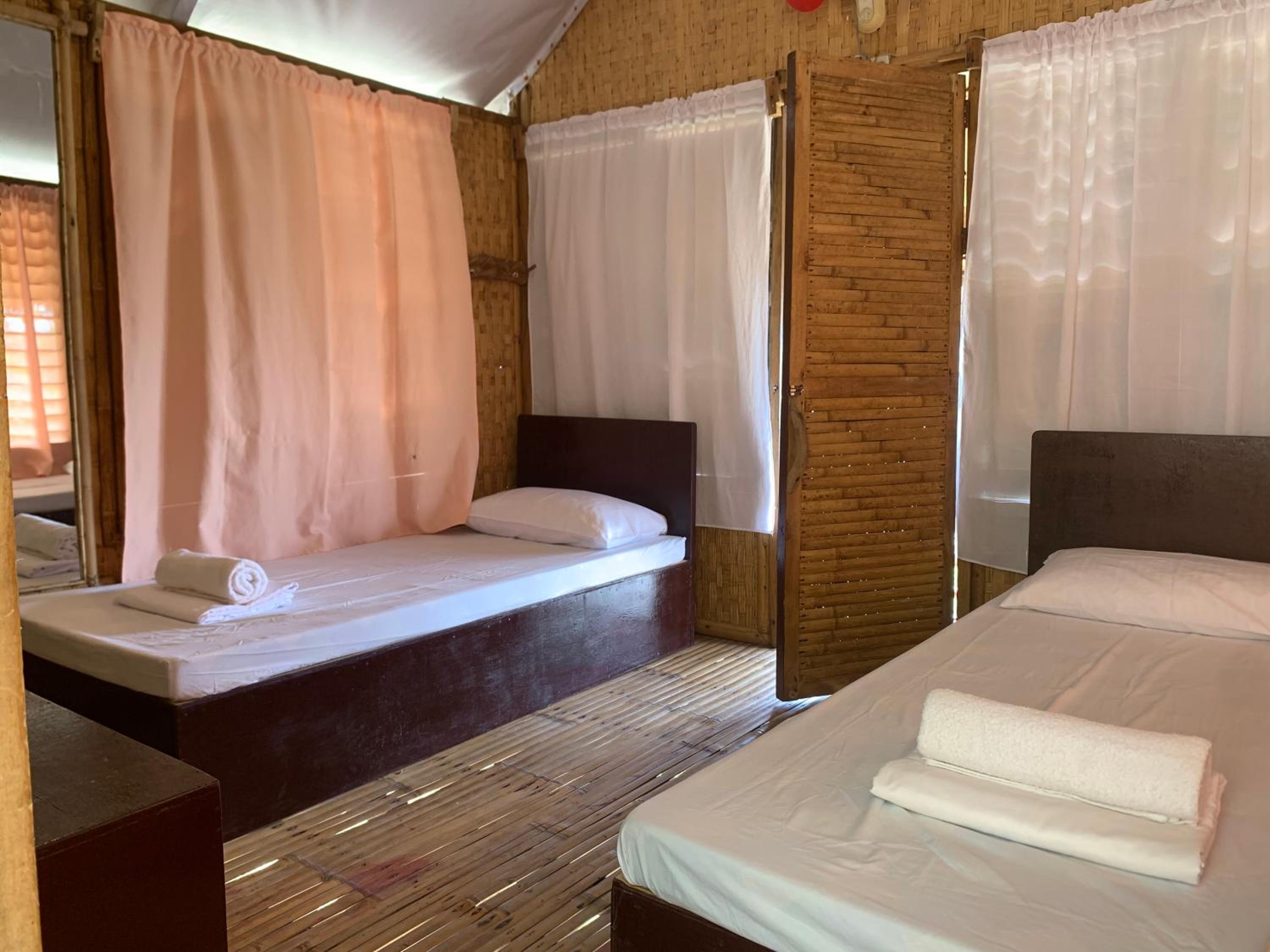 Twin Room with Sea View photo 2