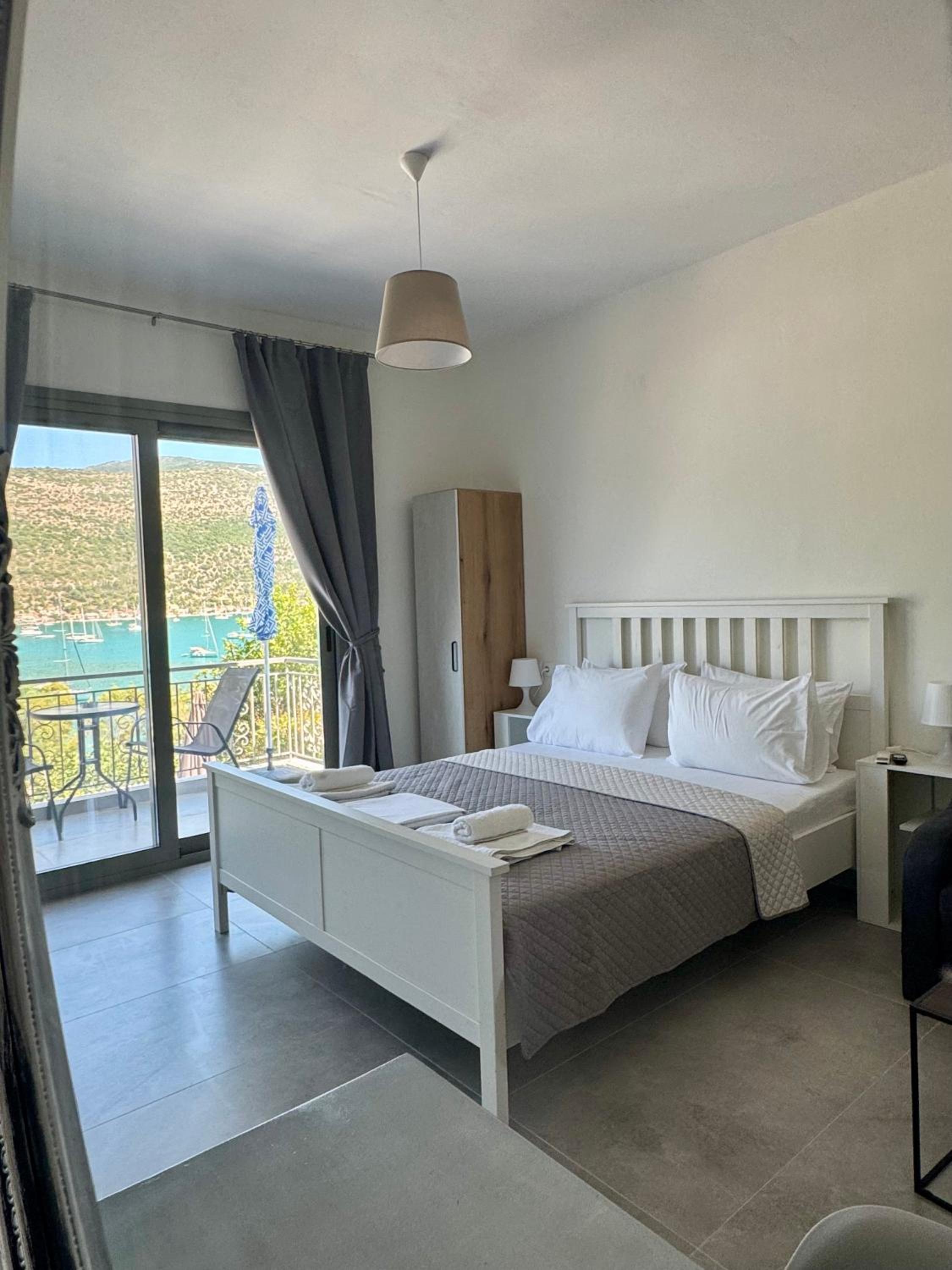 Double Room with Balcony photo 3