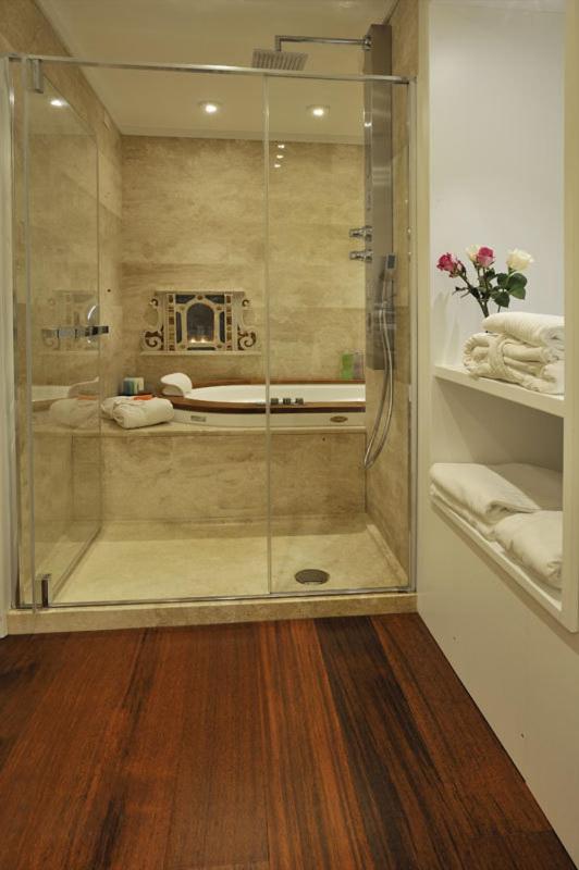 Superior Suite with Terrace and Hot Tub - Photo 11