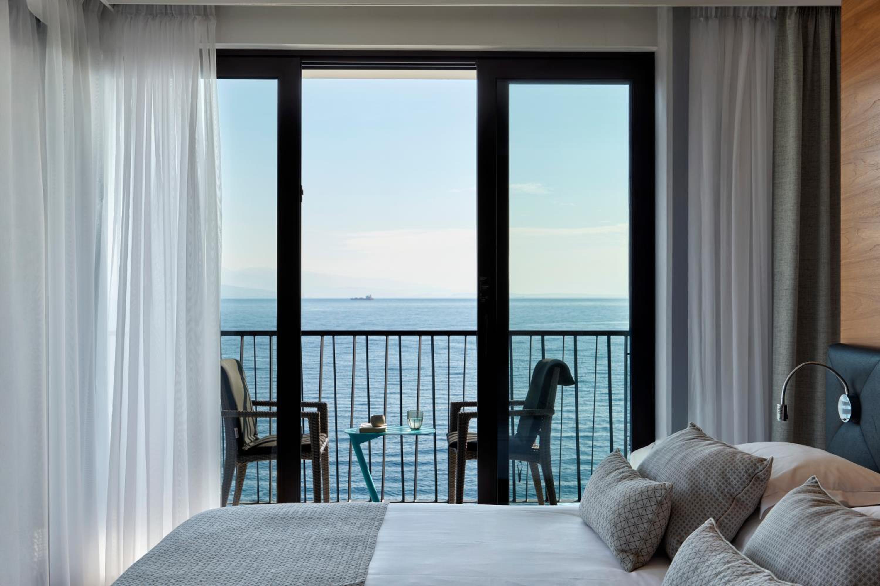 Suite with Sea View and Balcony
