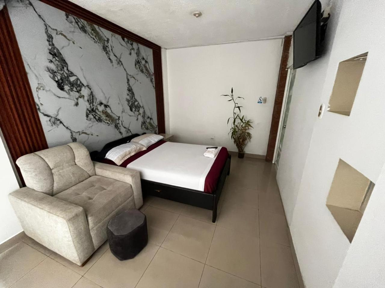 Double or Twin Room photo 2