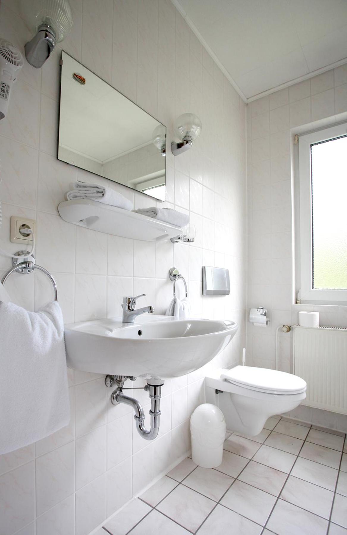 Triple Room - Photo 11