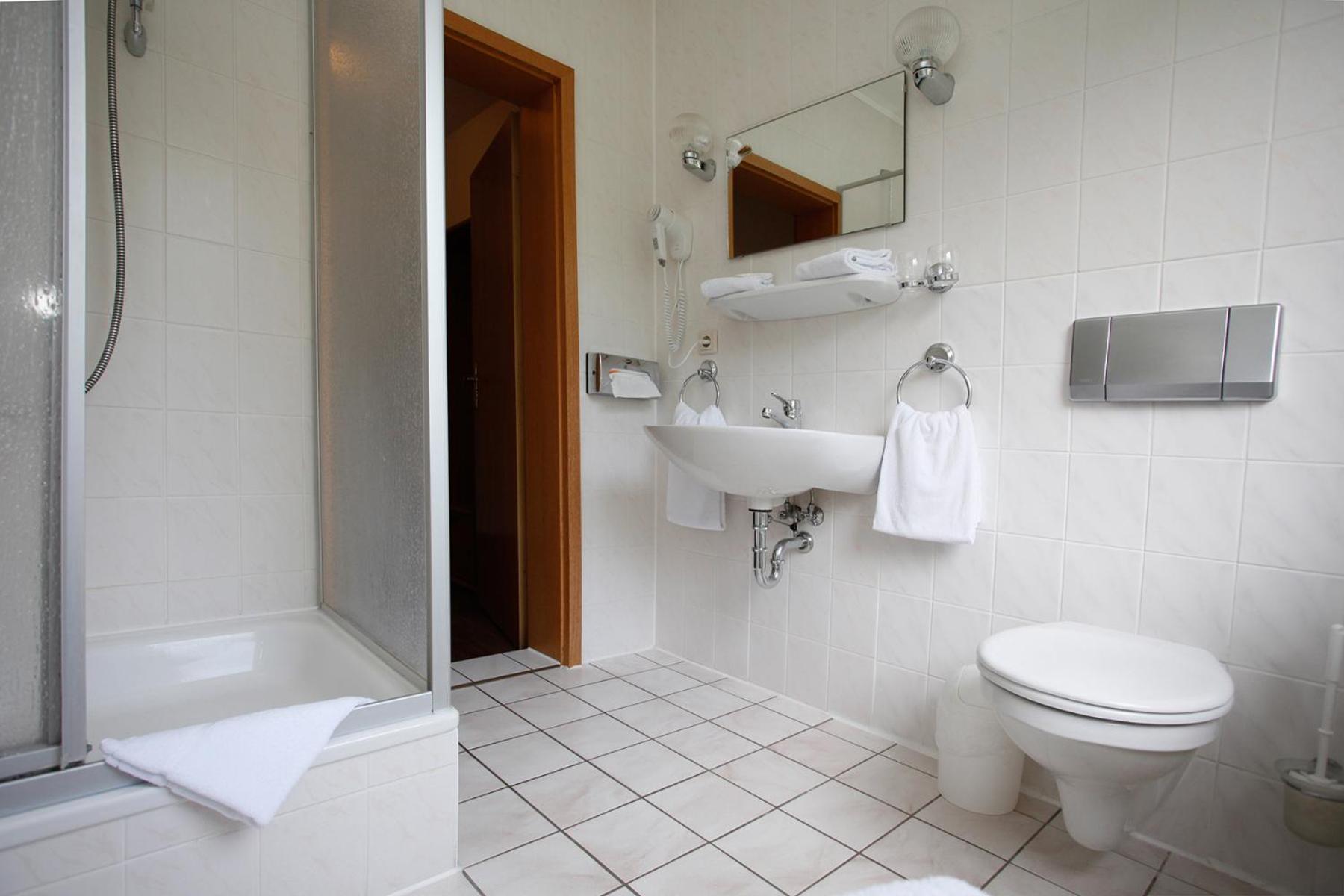 Triple Room - Photo 12