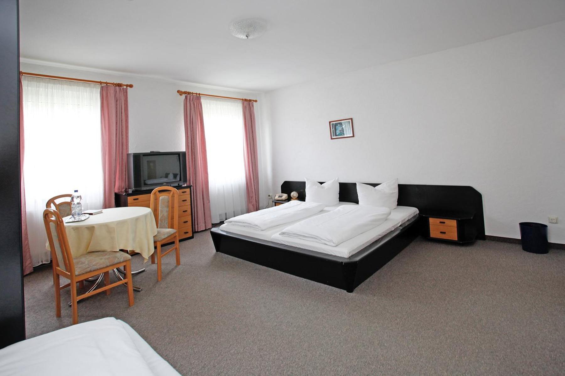 Triple Room - Photo 14