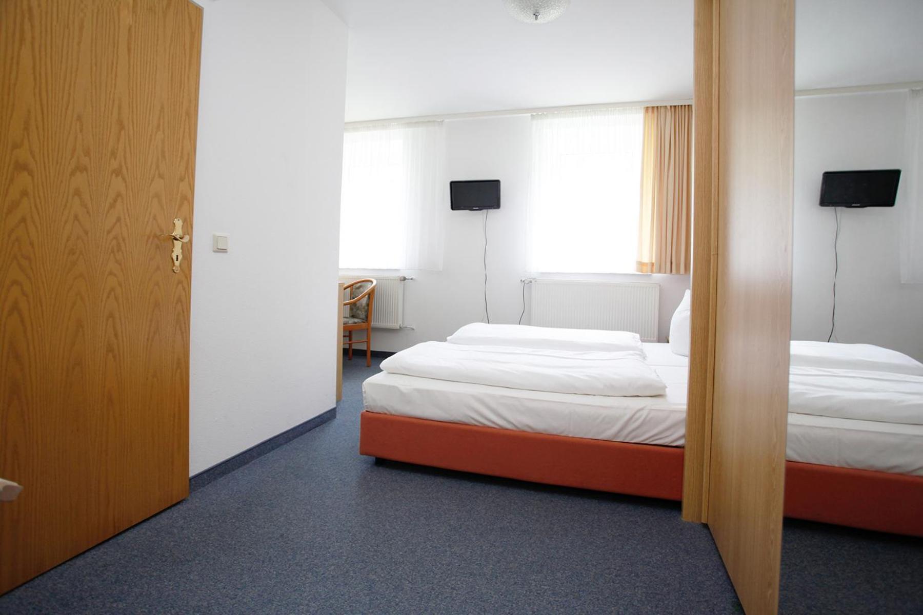 Double Room - Photo 8