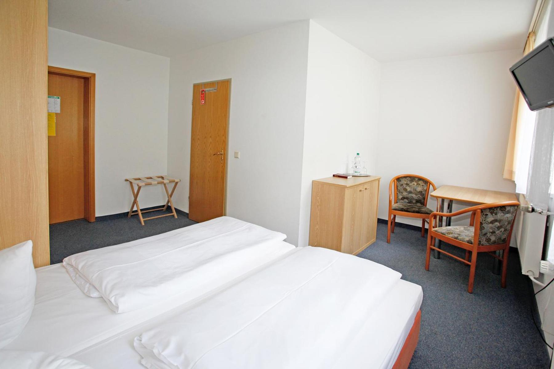 Double Room - Photo 12