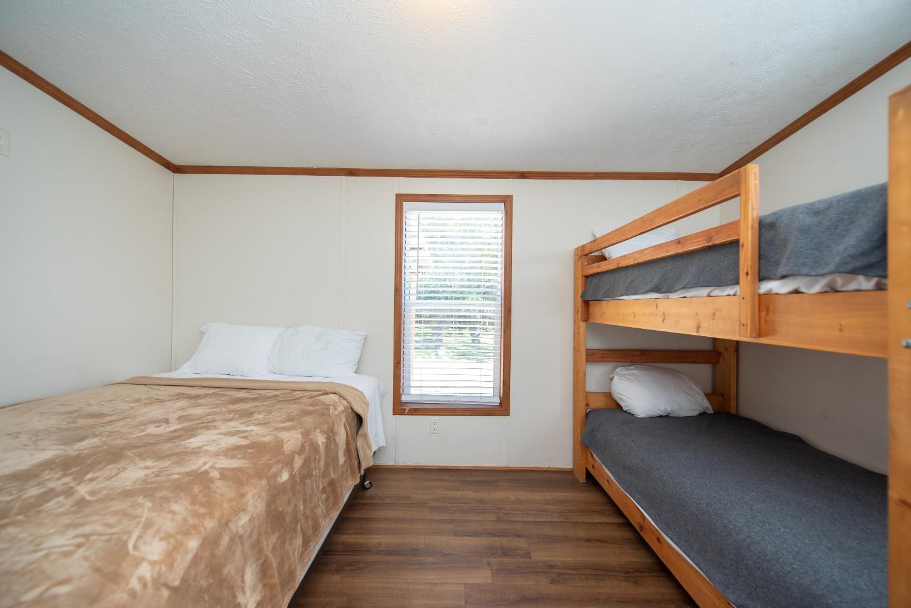 Two-Bedroom Cottage photo 2