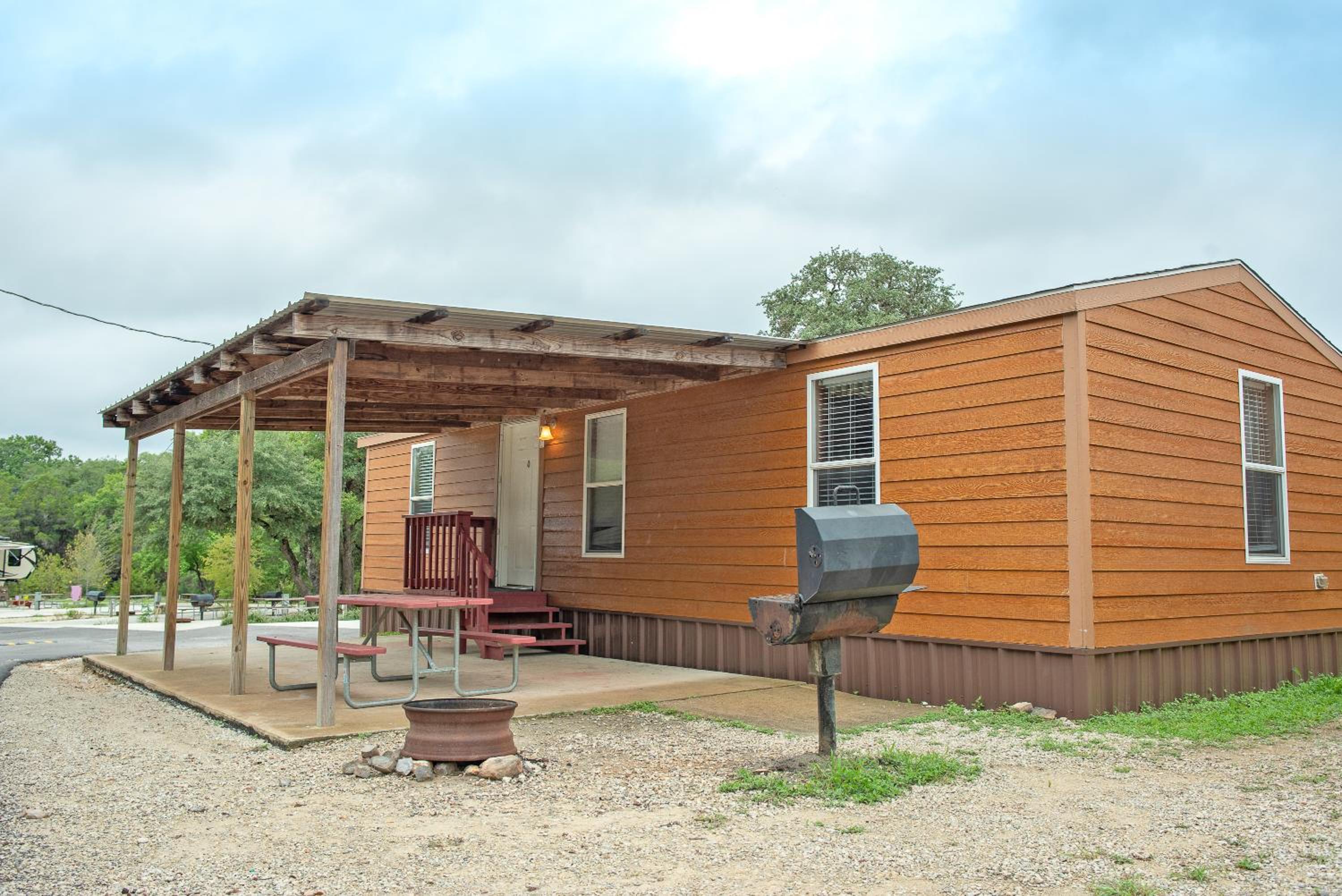 Two-Bedroom Cottage photo 3