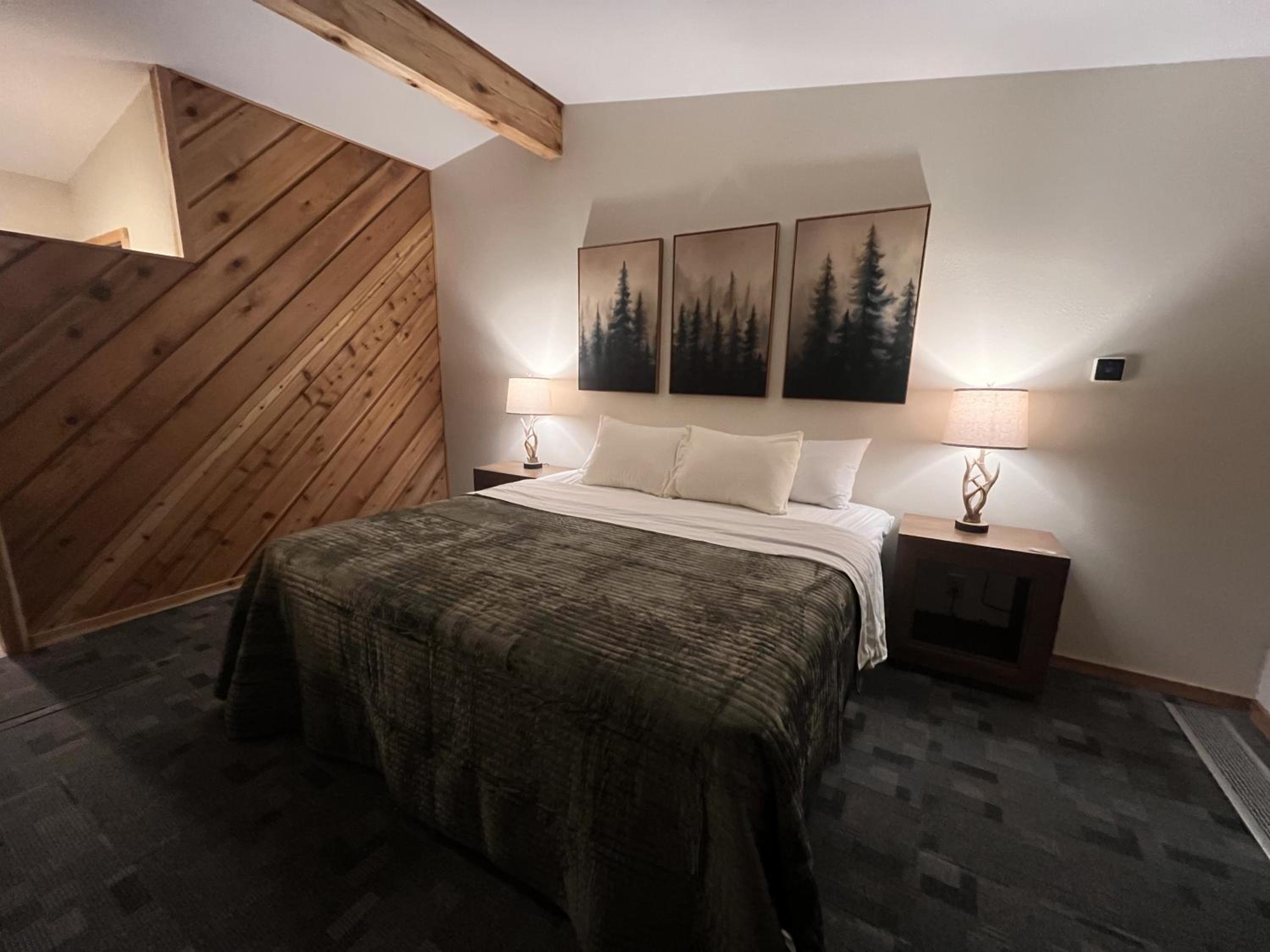 Deluxe King Room photo 2