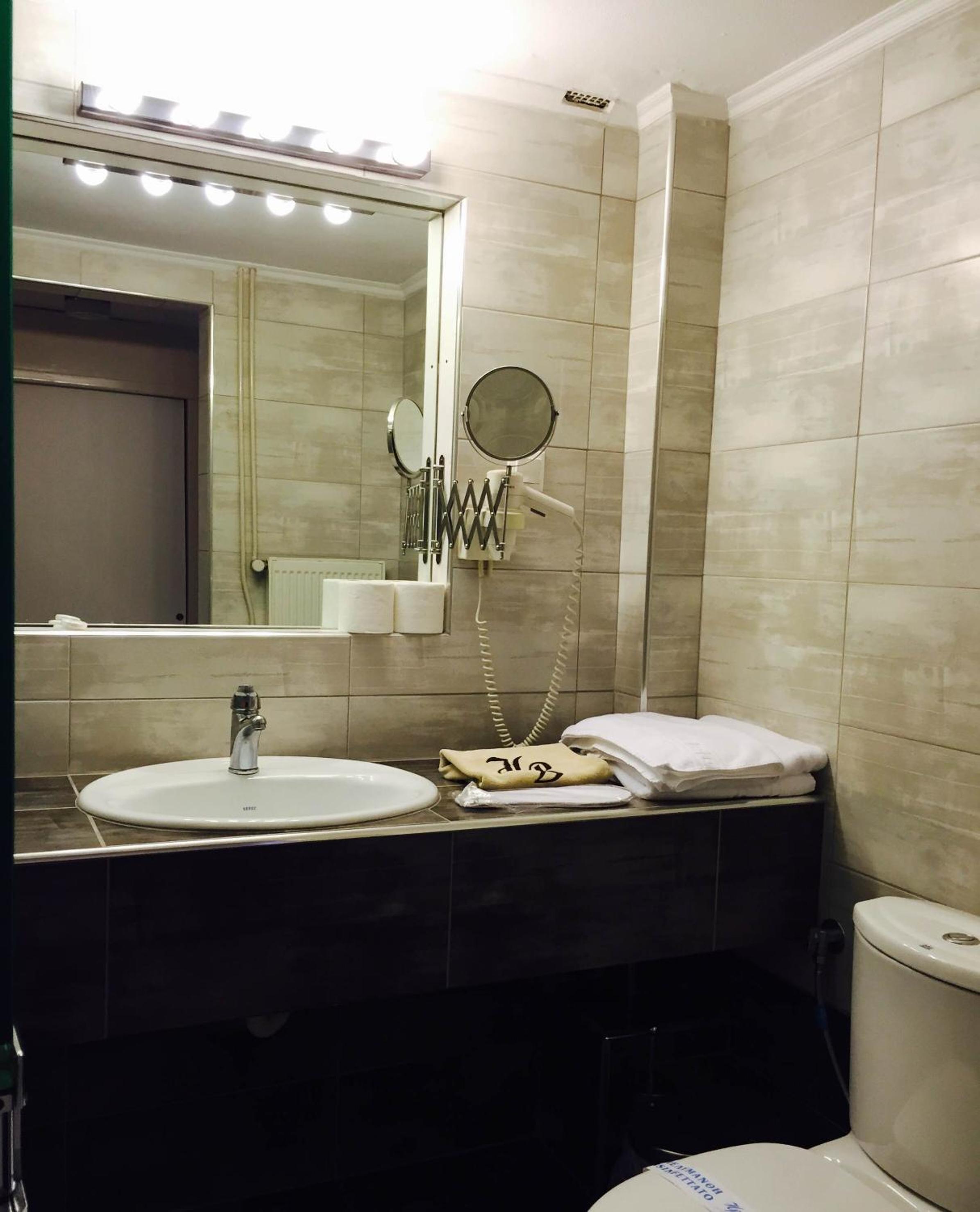 Superior Triple Room - Photo 9