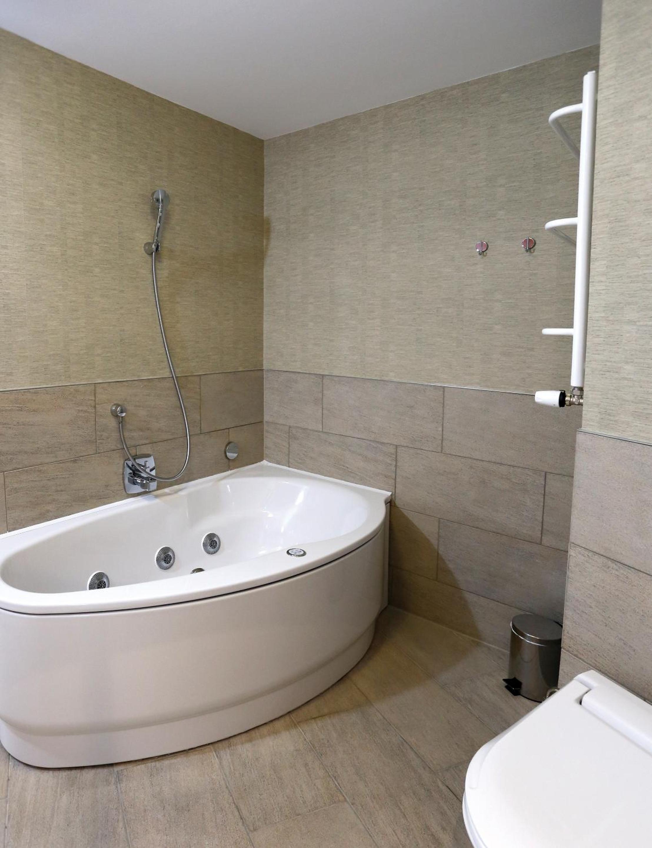 Superior Suite with Wellness and Fitness Access - Photo 7
