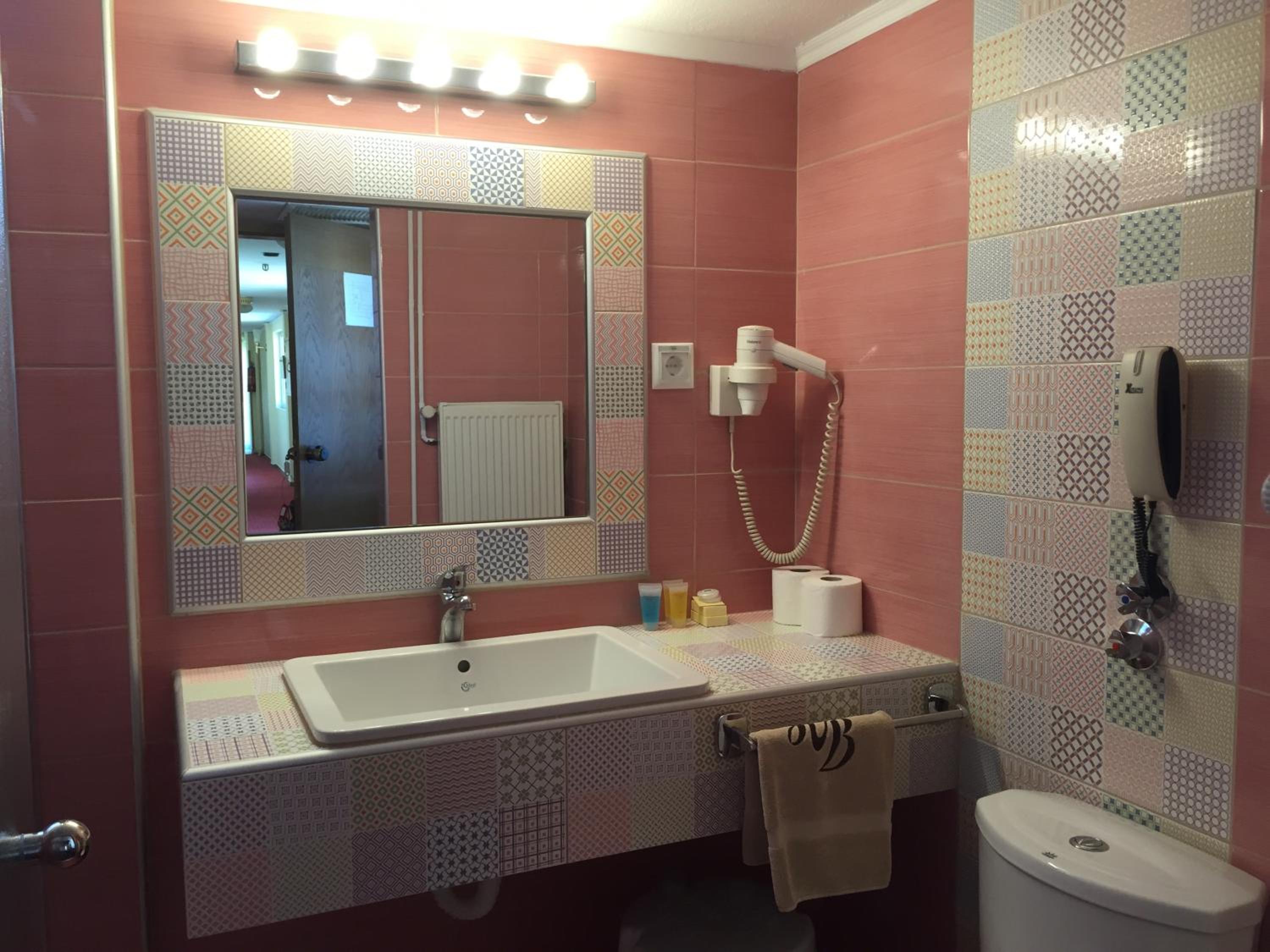 Deluxe Suite - Photo 17