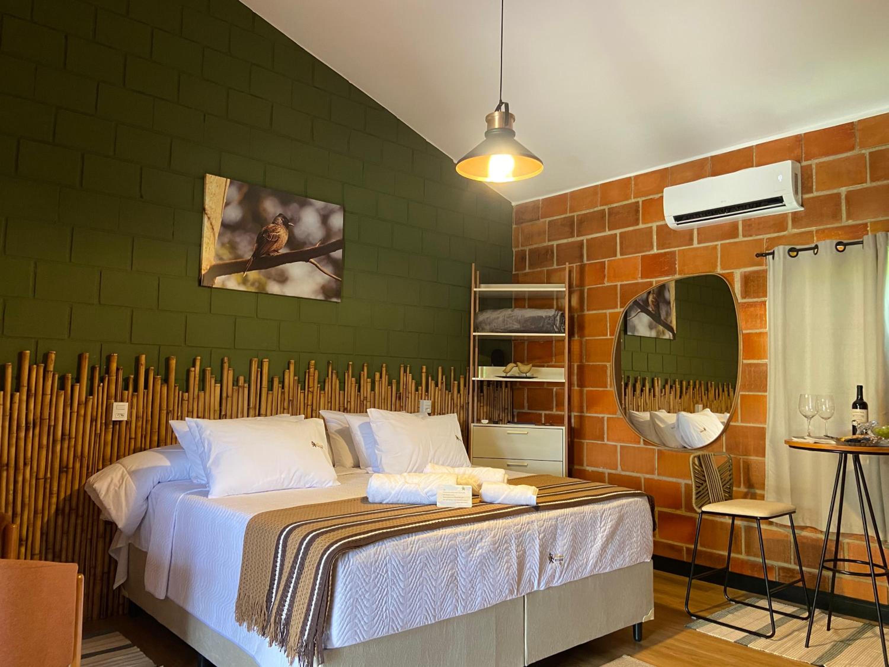 Deluxe King Suite photo 1