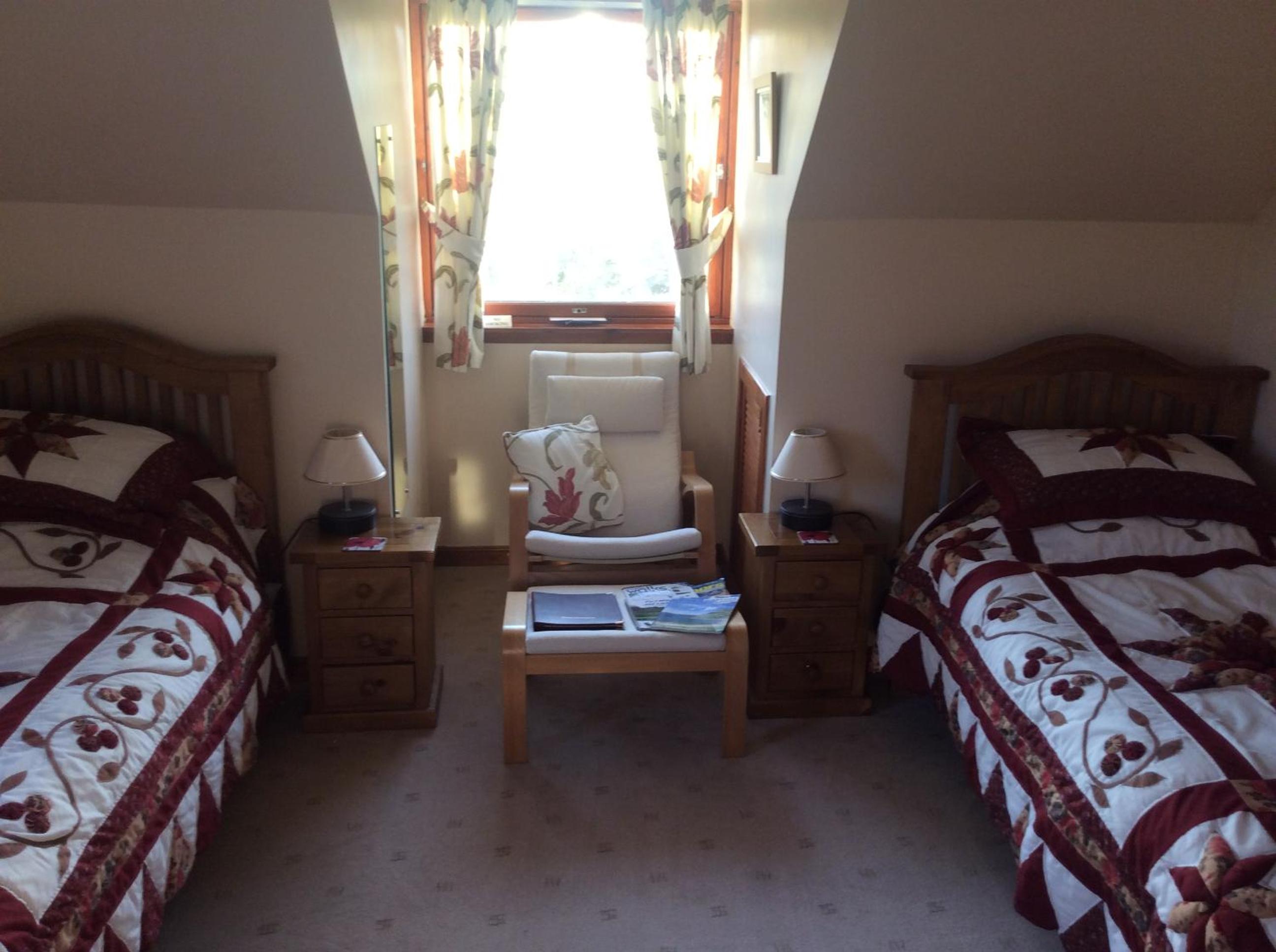 Standard Twin Room with Mountain View - Photo 1