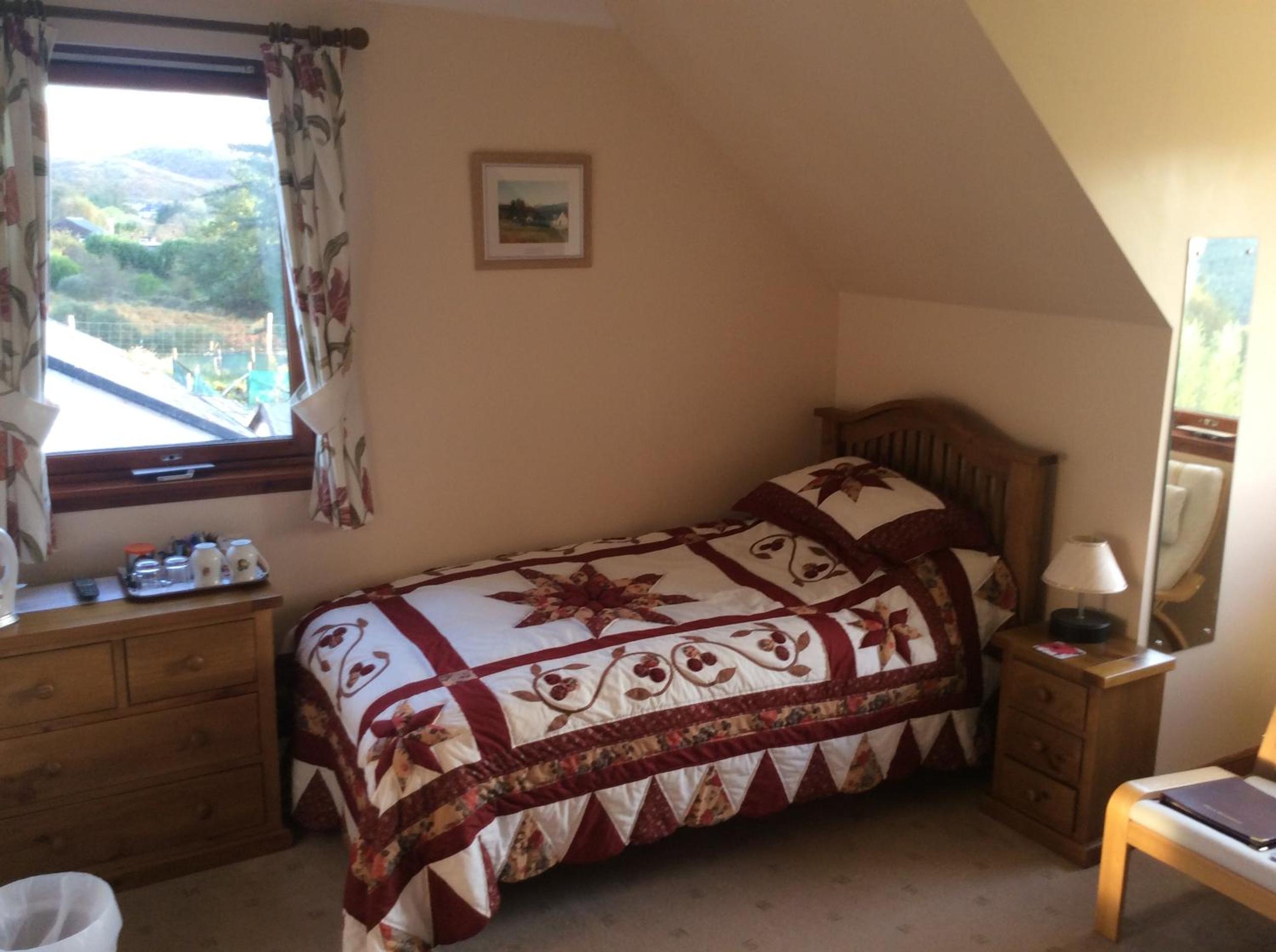 Standard Twin Room with Mountain View - Photo 3