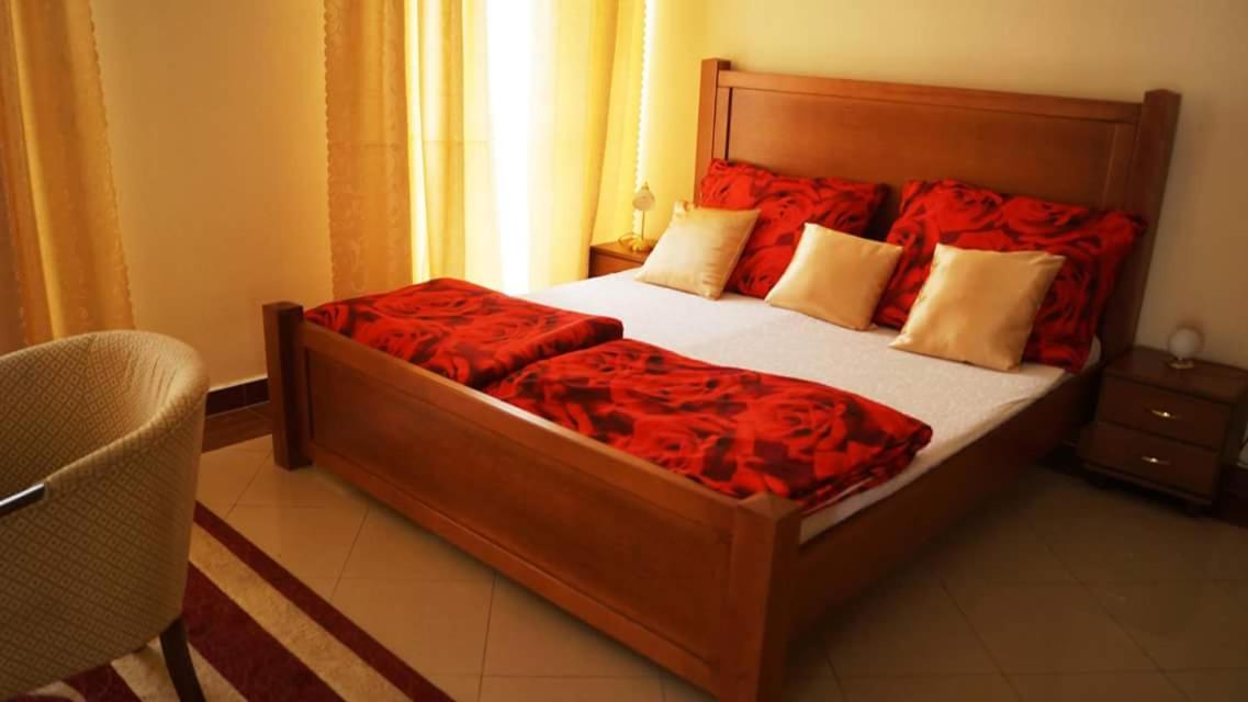 Double Room - Photo 6