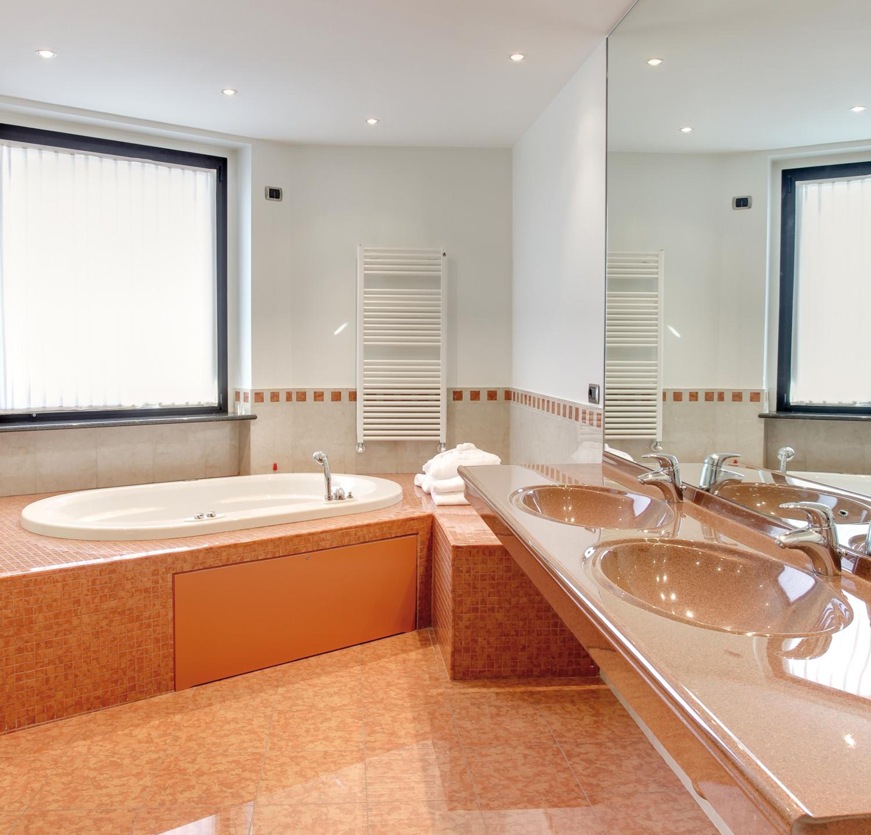 Suite with Spa Bath - Photo 5