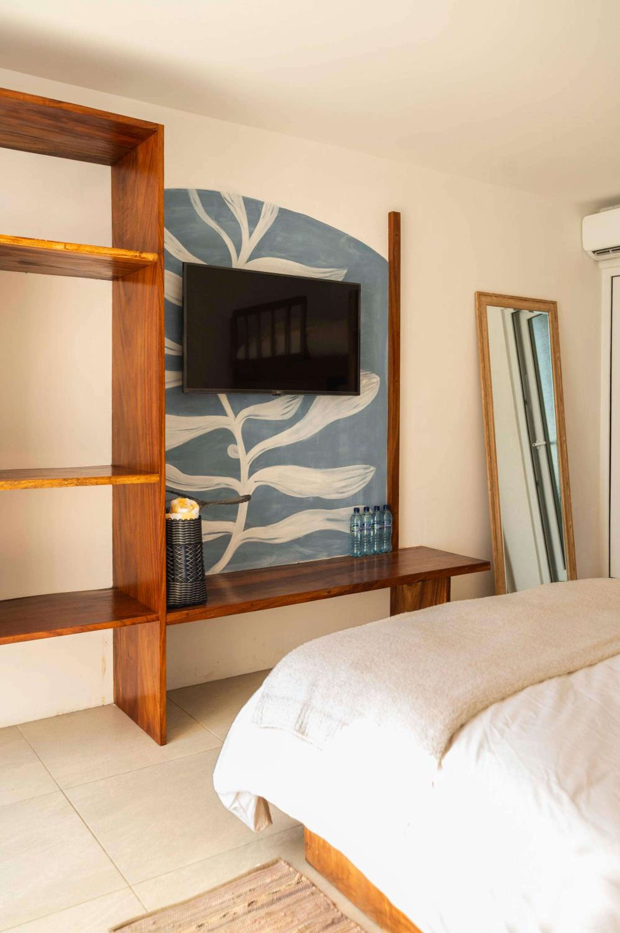 Deluxe King Suite photo 1