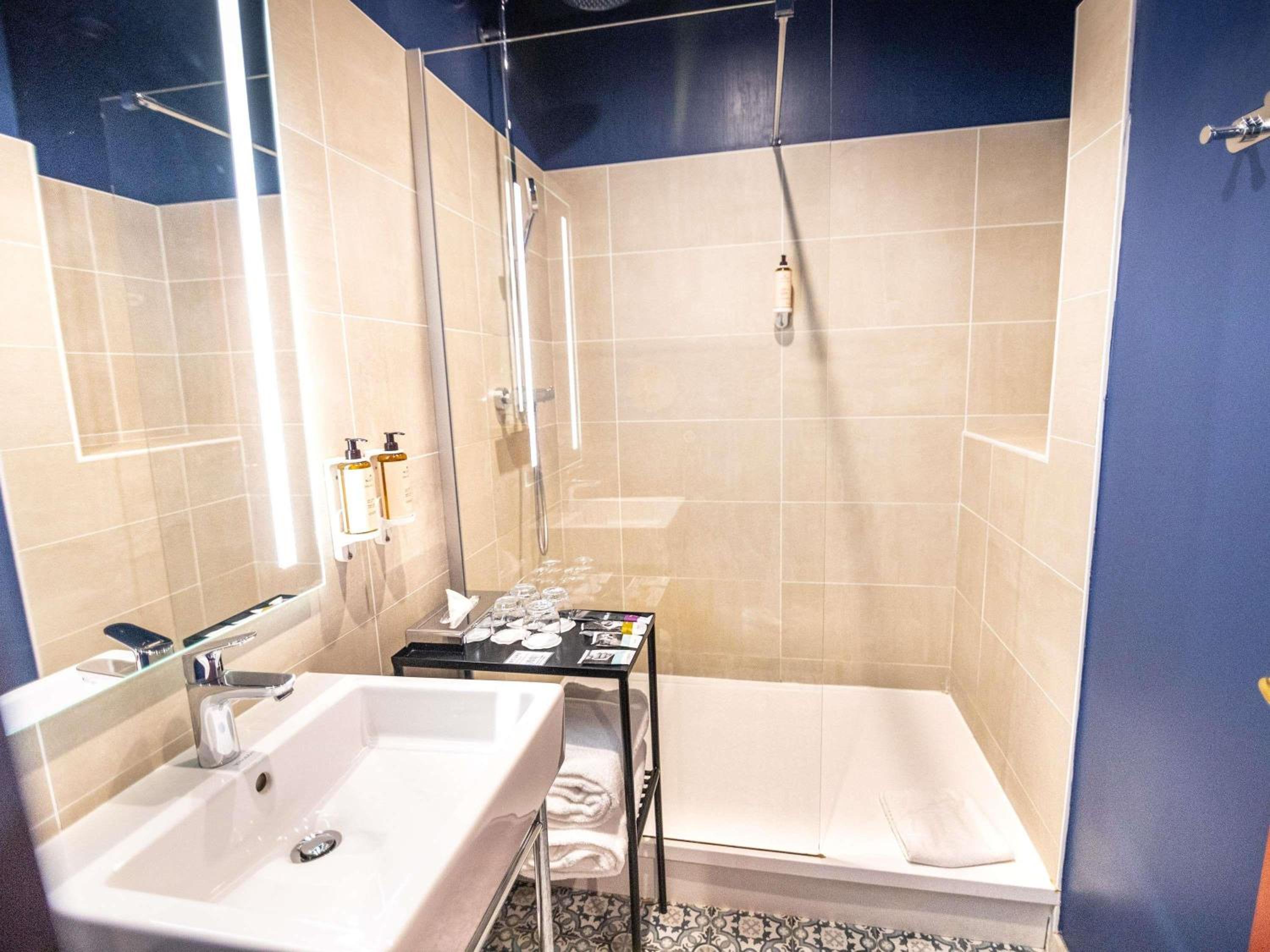 Privilege Queen Room - Photo 6