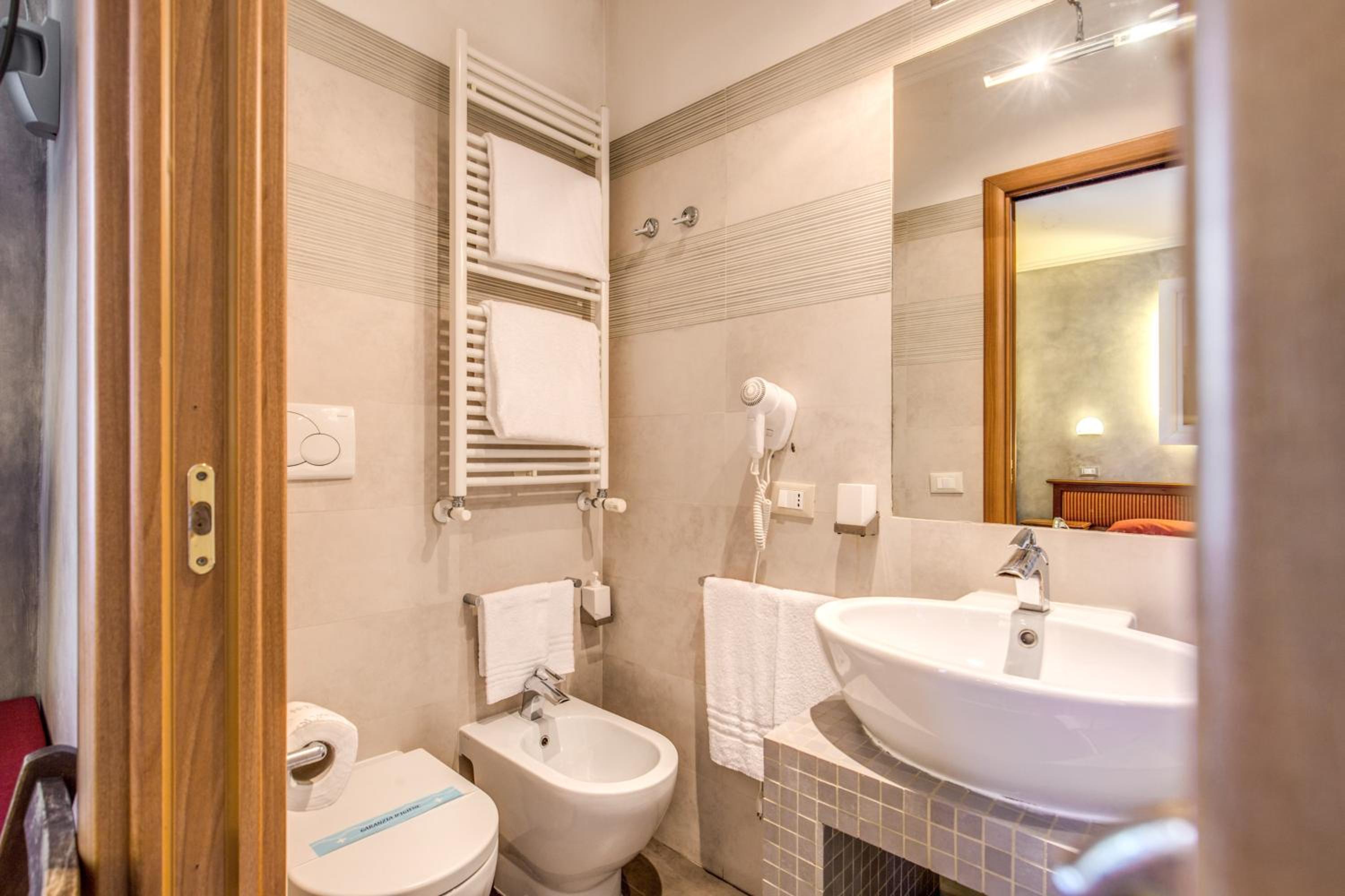 Double Or Twin Room photo 3