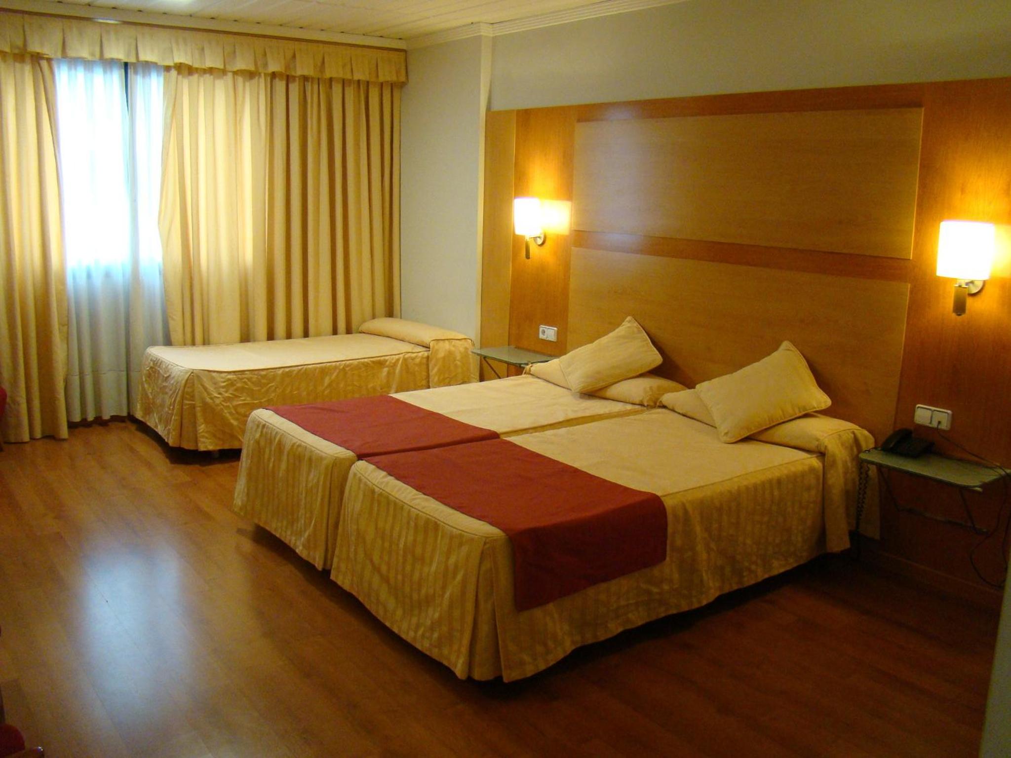 Triple Room - Photo 5