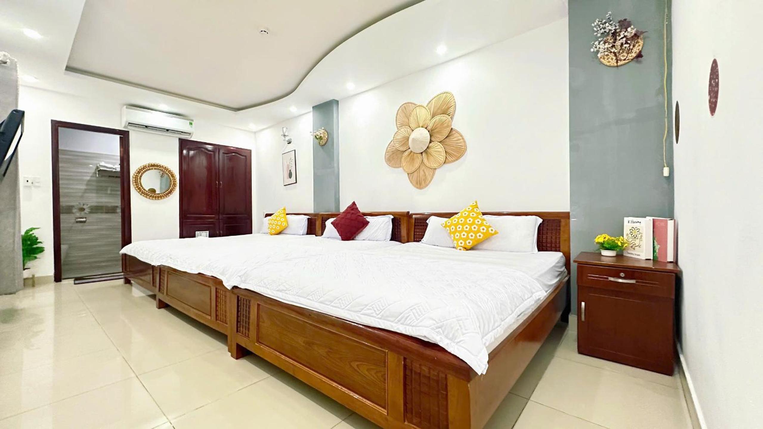 Family Room - Photo 4