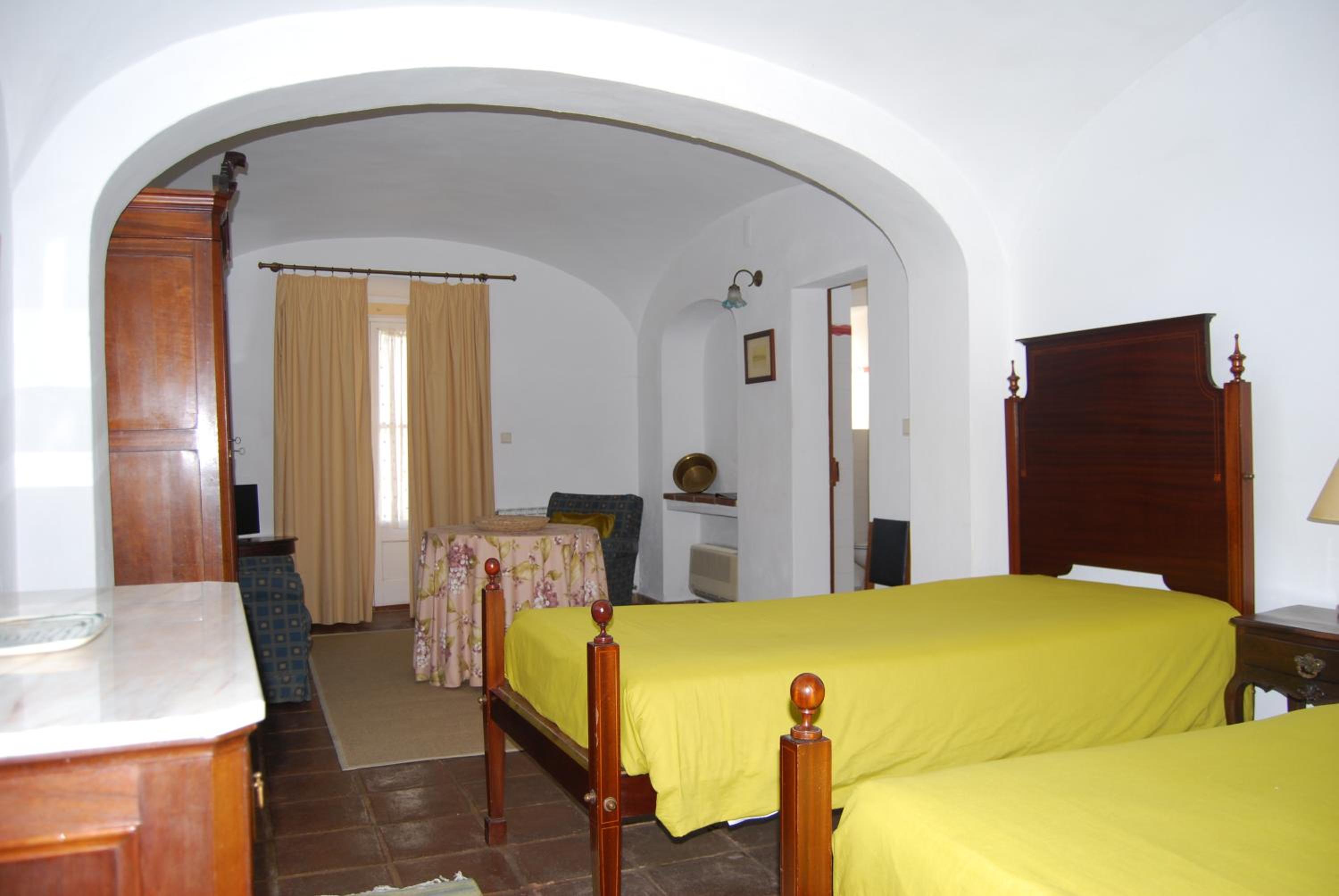 Deluxe Twin Room photo 3