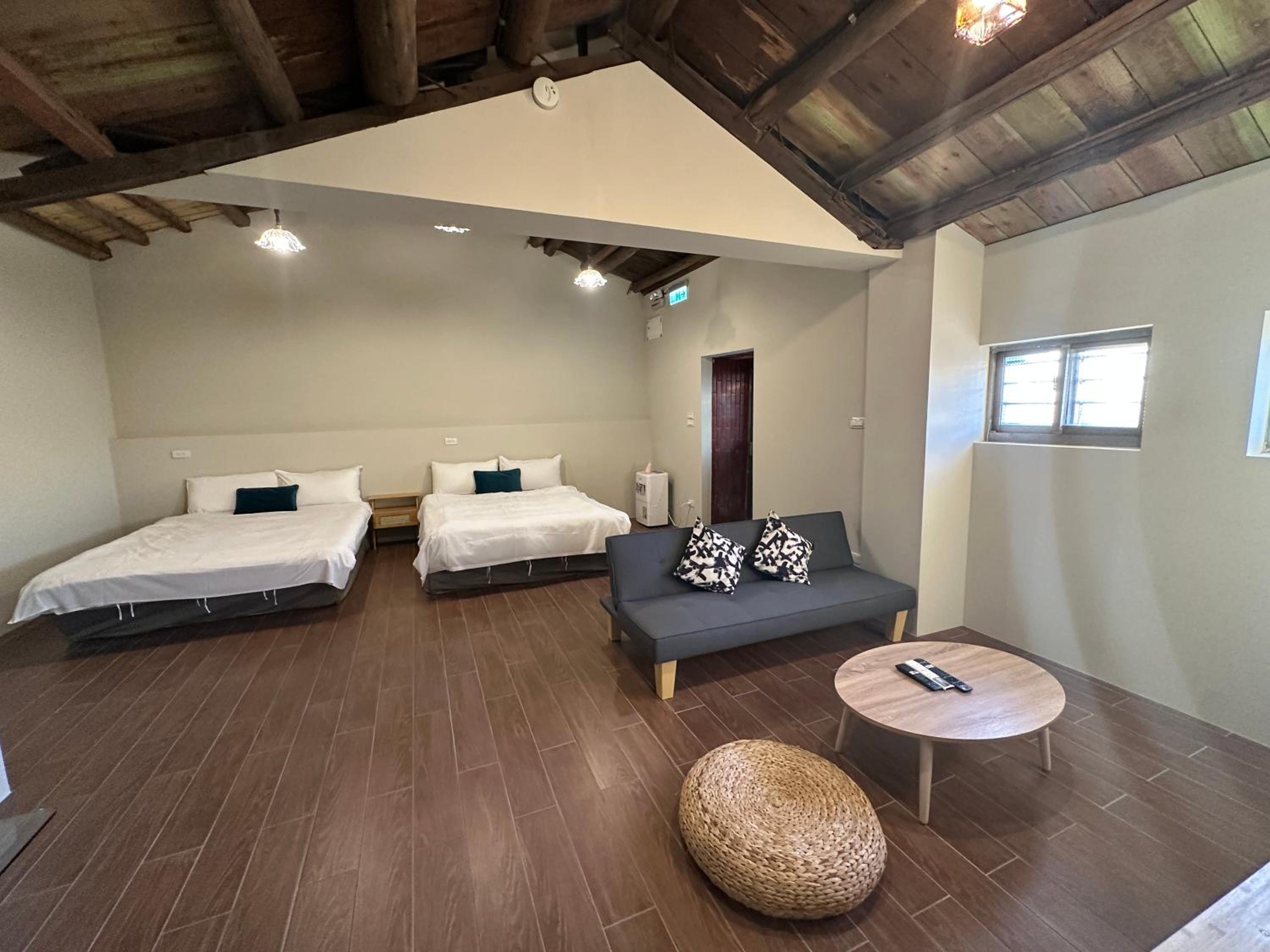 Standard Twin Room with Sea View photo 2