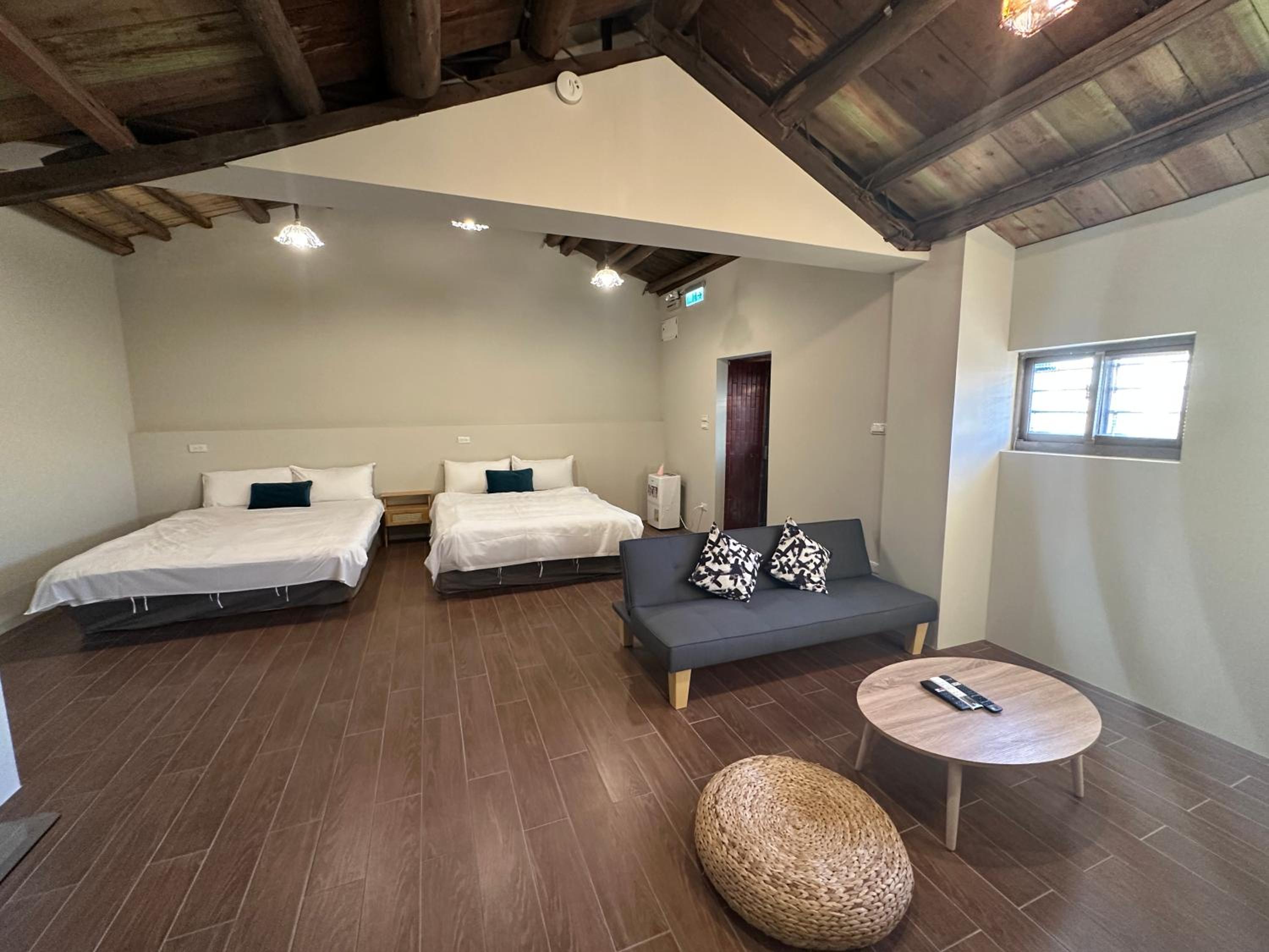 Standard Twin Room with Sea View photo 1