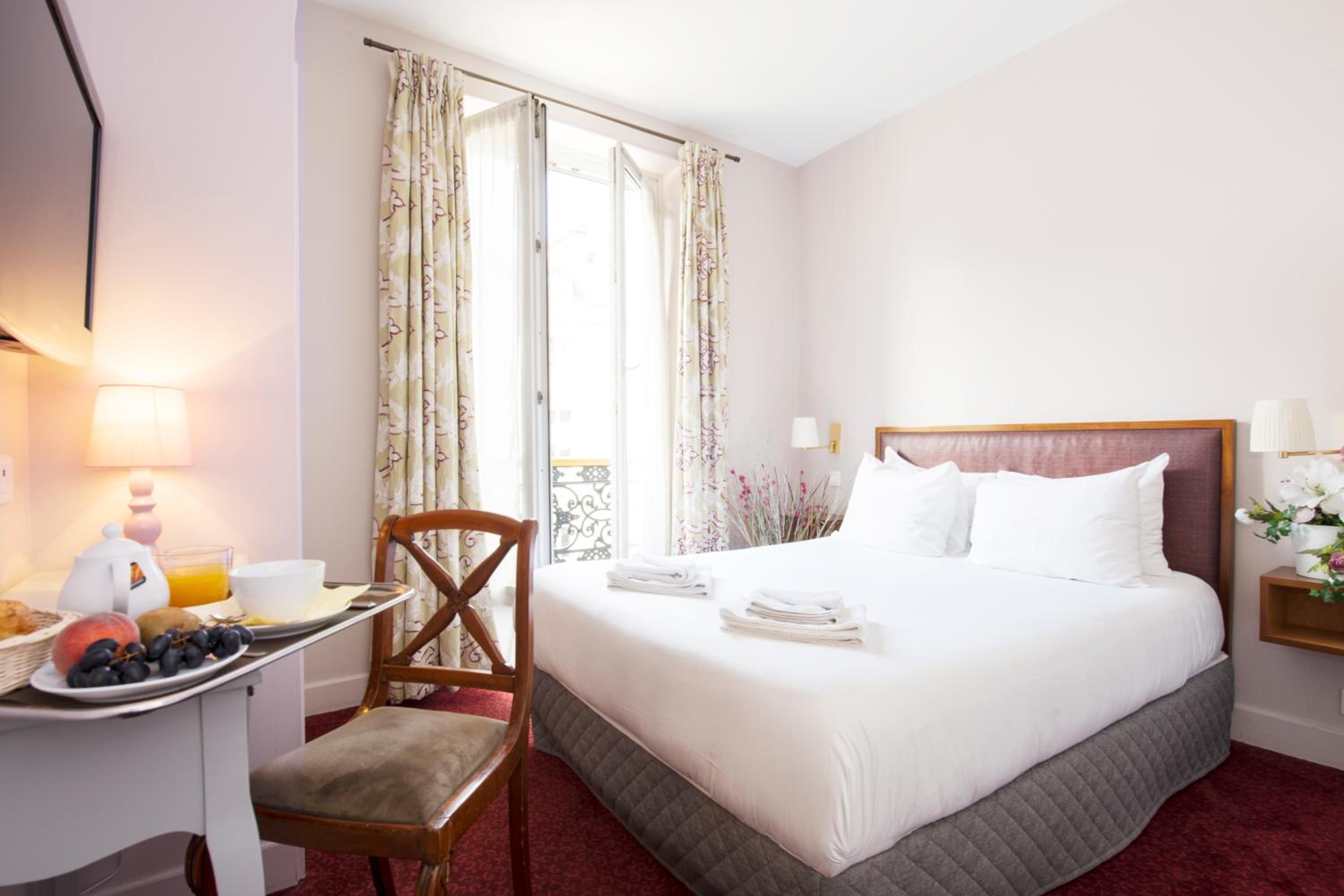 Standard Room thumbnail 5