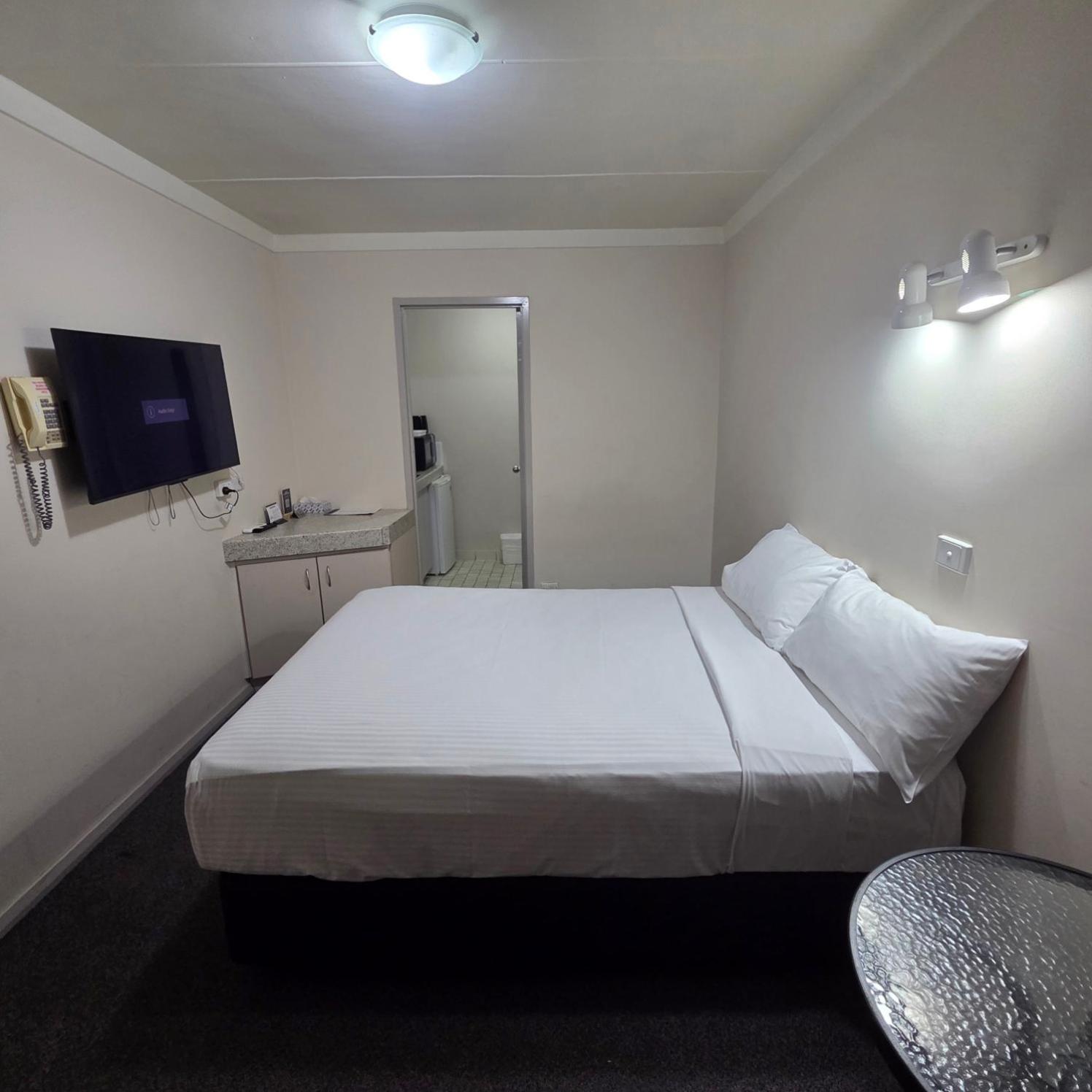 Standard Double Room photo 2