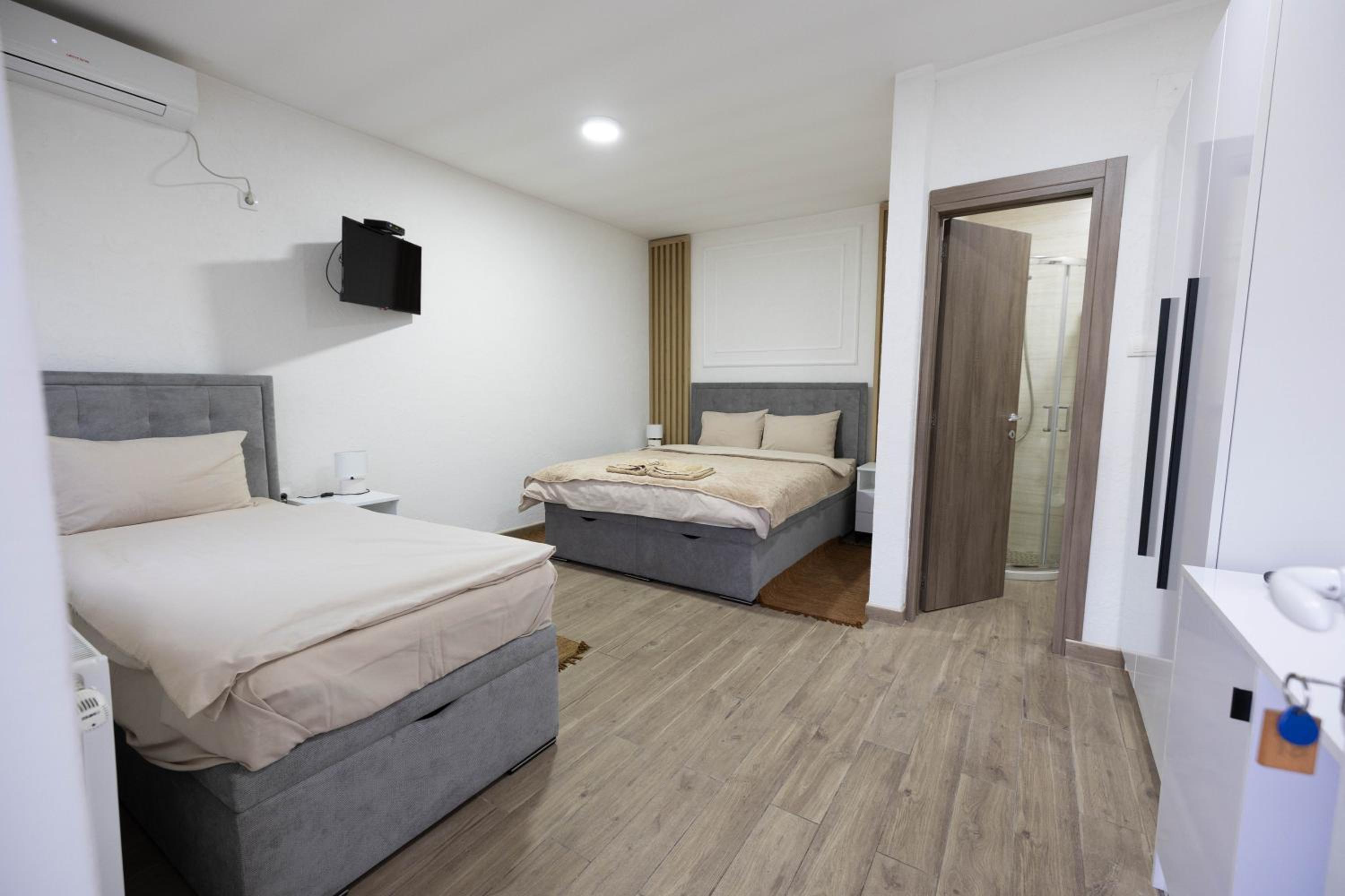 Deluxe Double Room with Extra Bed photo 1