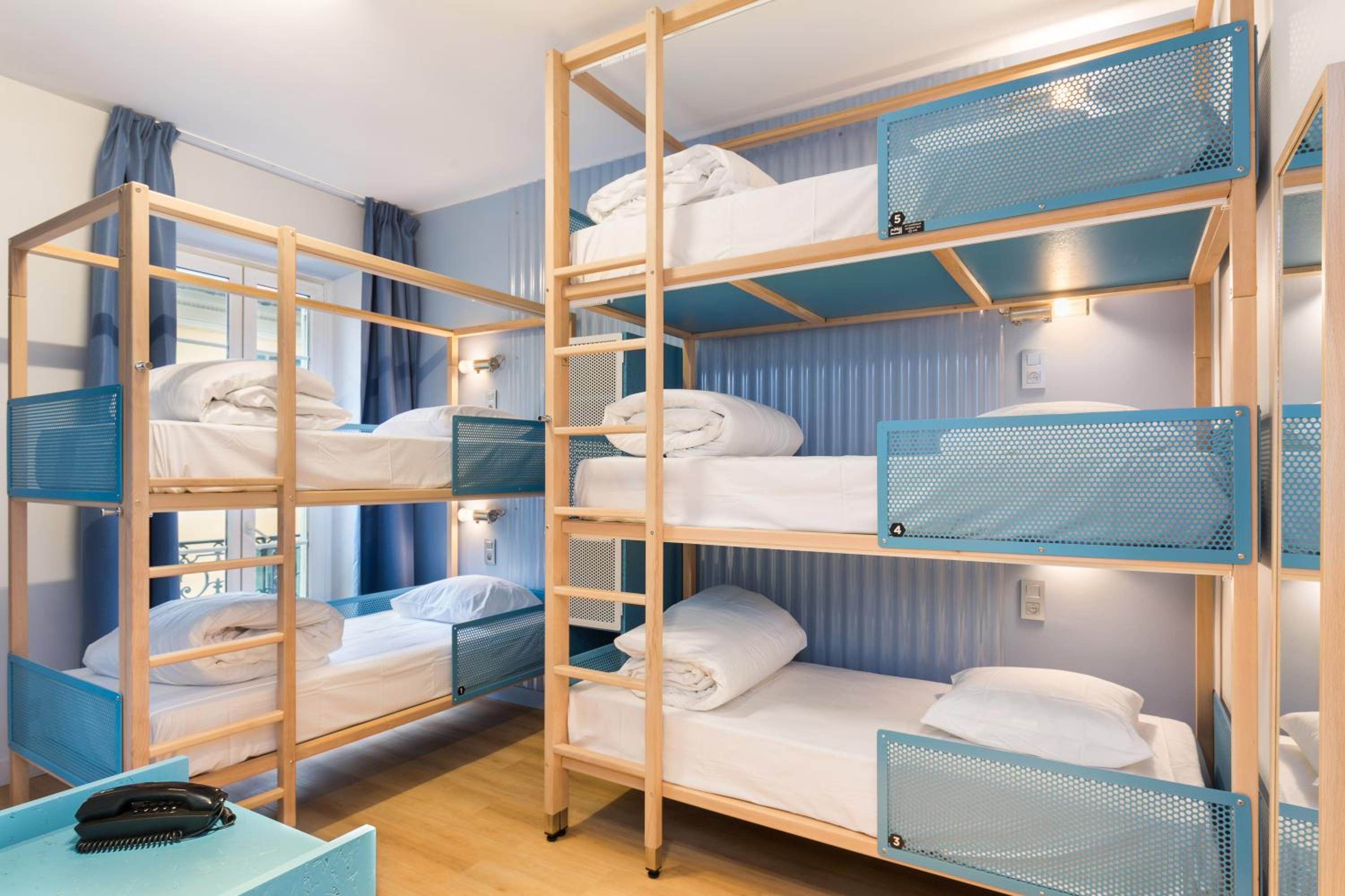 Bed in 5 Bed Mixed Dormitory Room photo 3