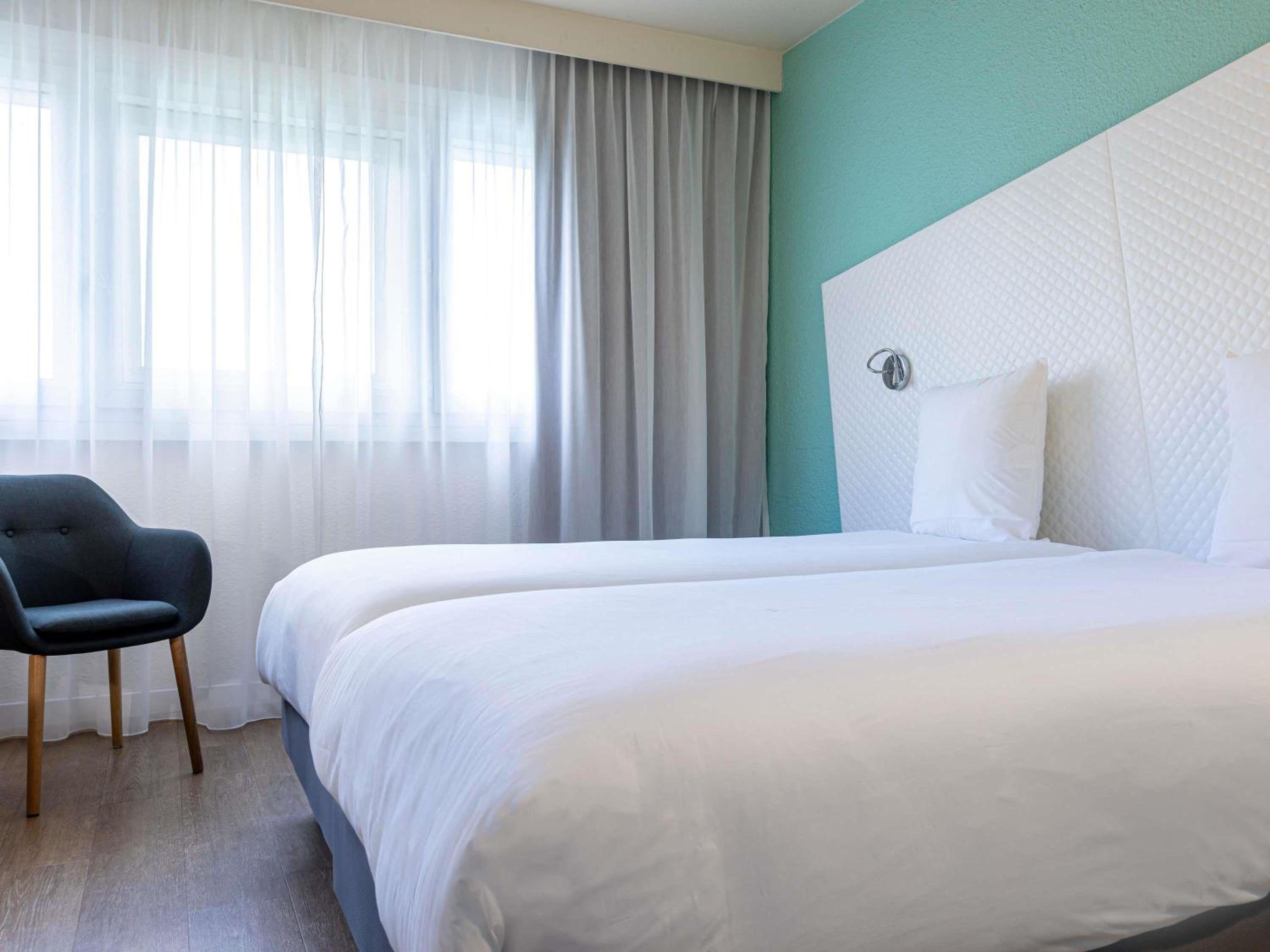 Standard Double Room with Sofa - Non-Smoking
