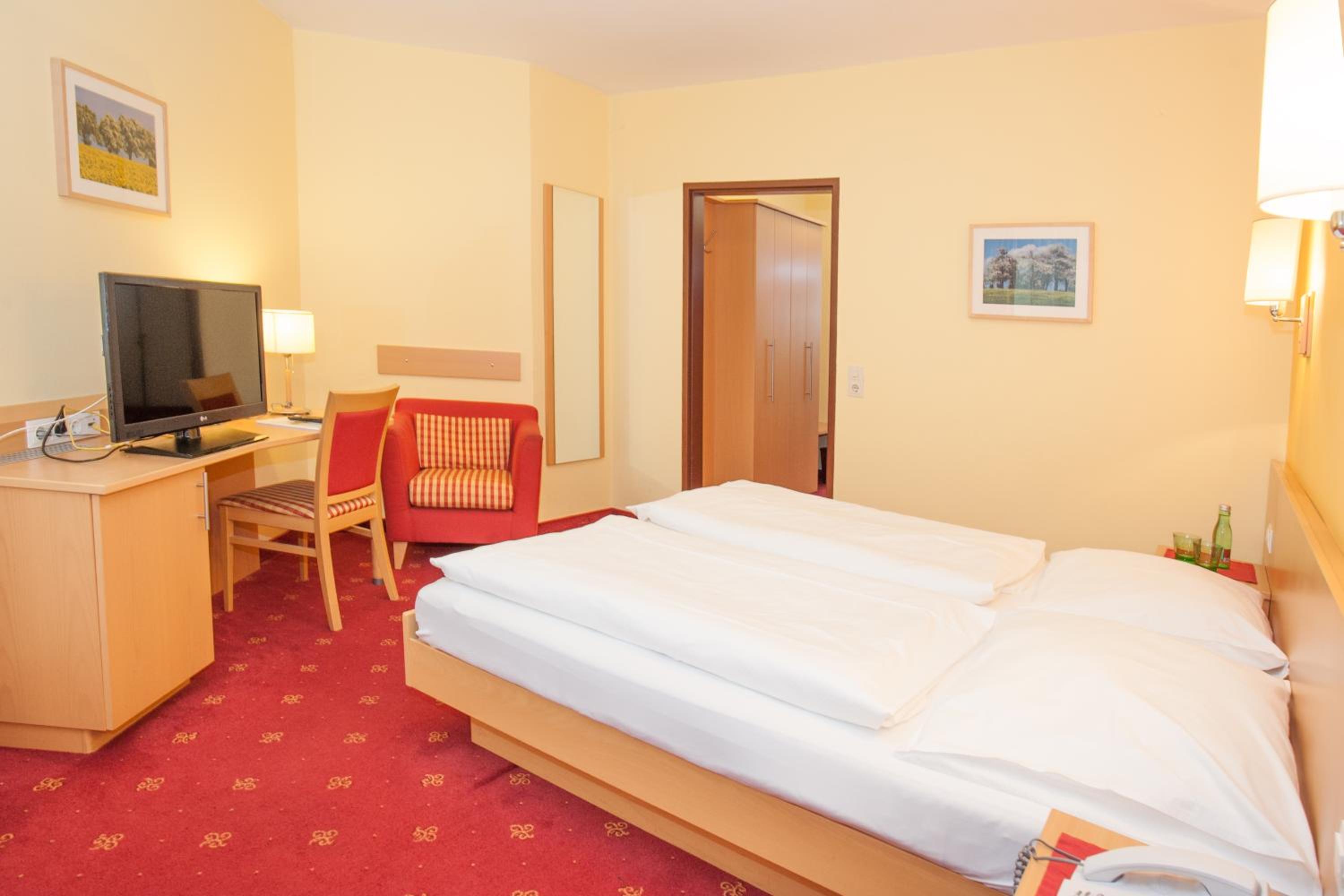 Standard Double Room photo 3