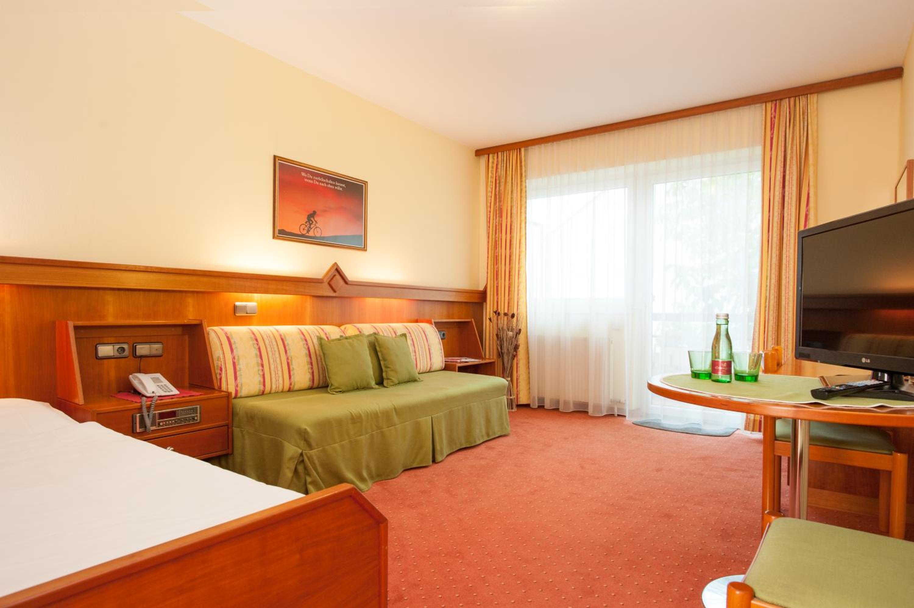 Single Room photo 2