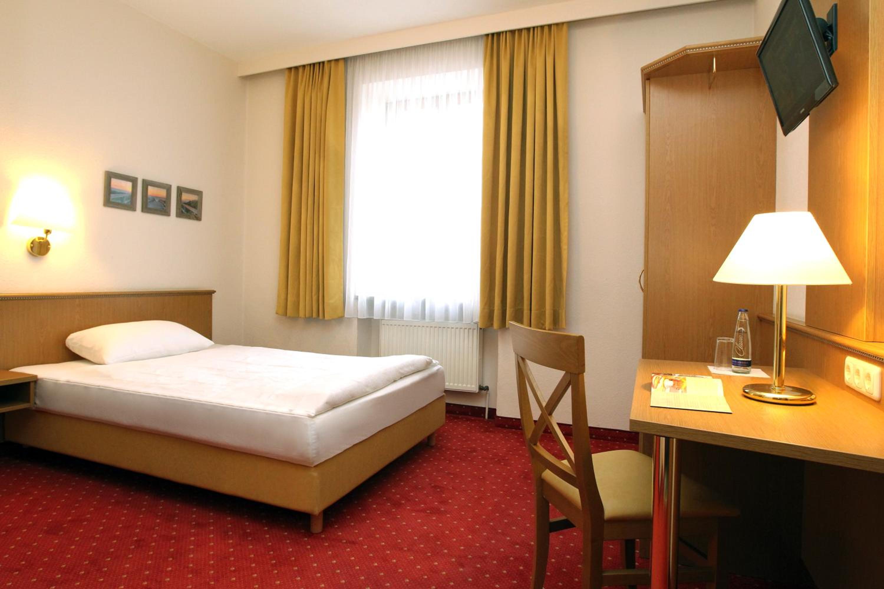 Economy Double Room photo 1