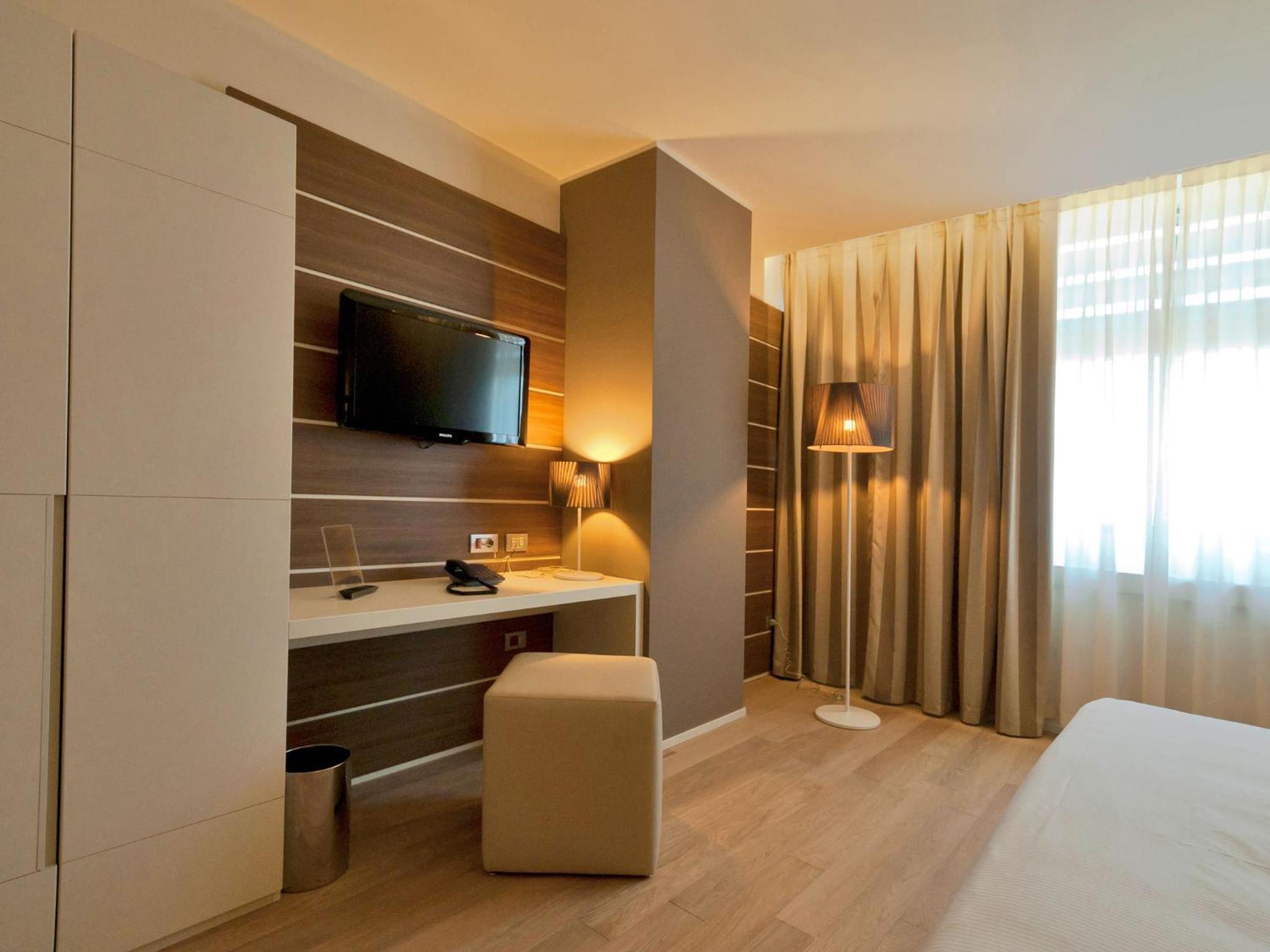 Suite - Photo 3