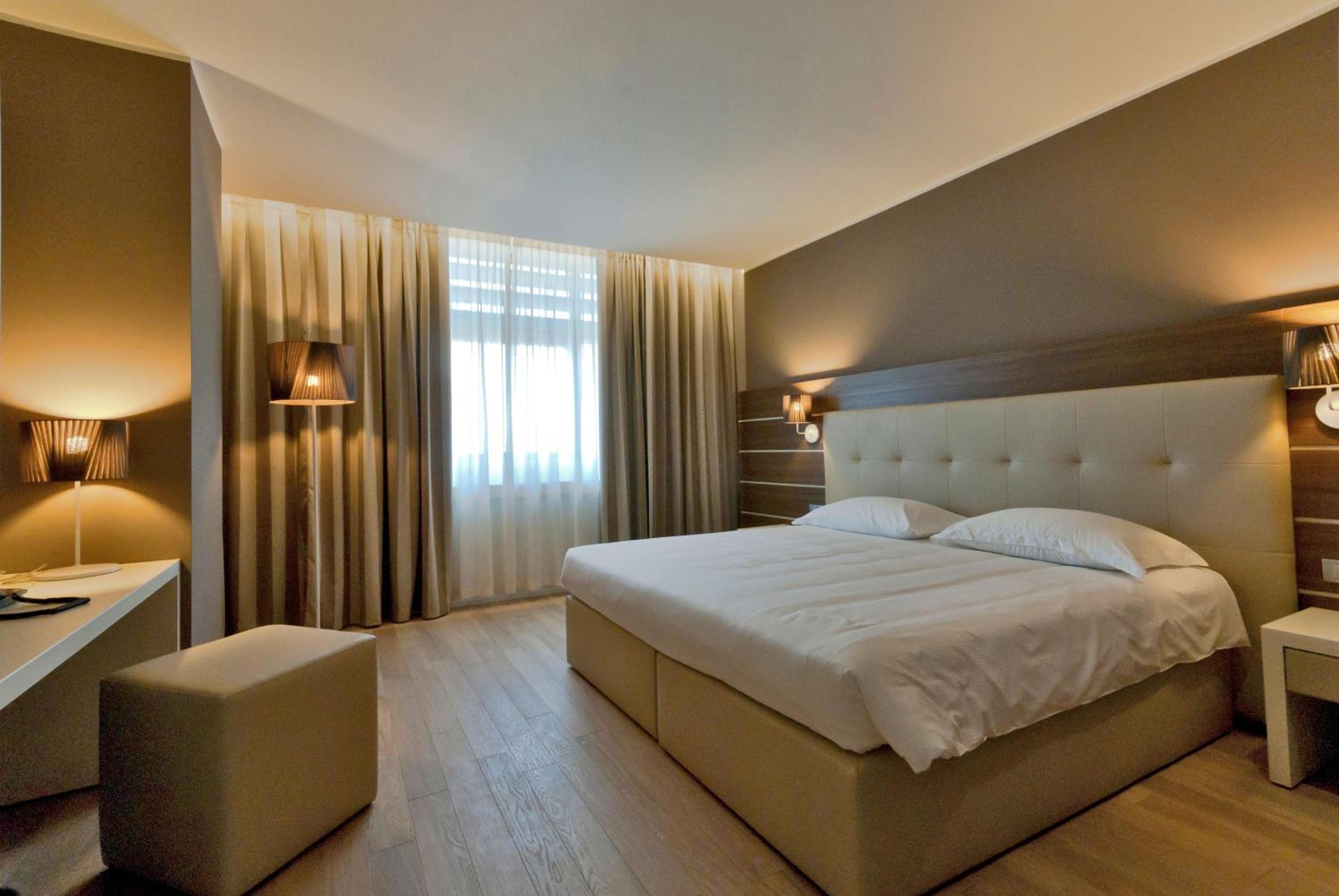 Suite - Photo 2