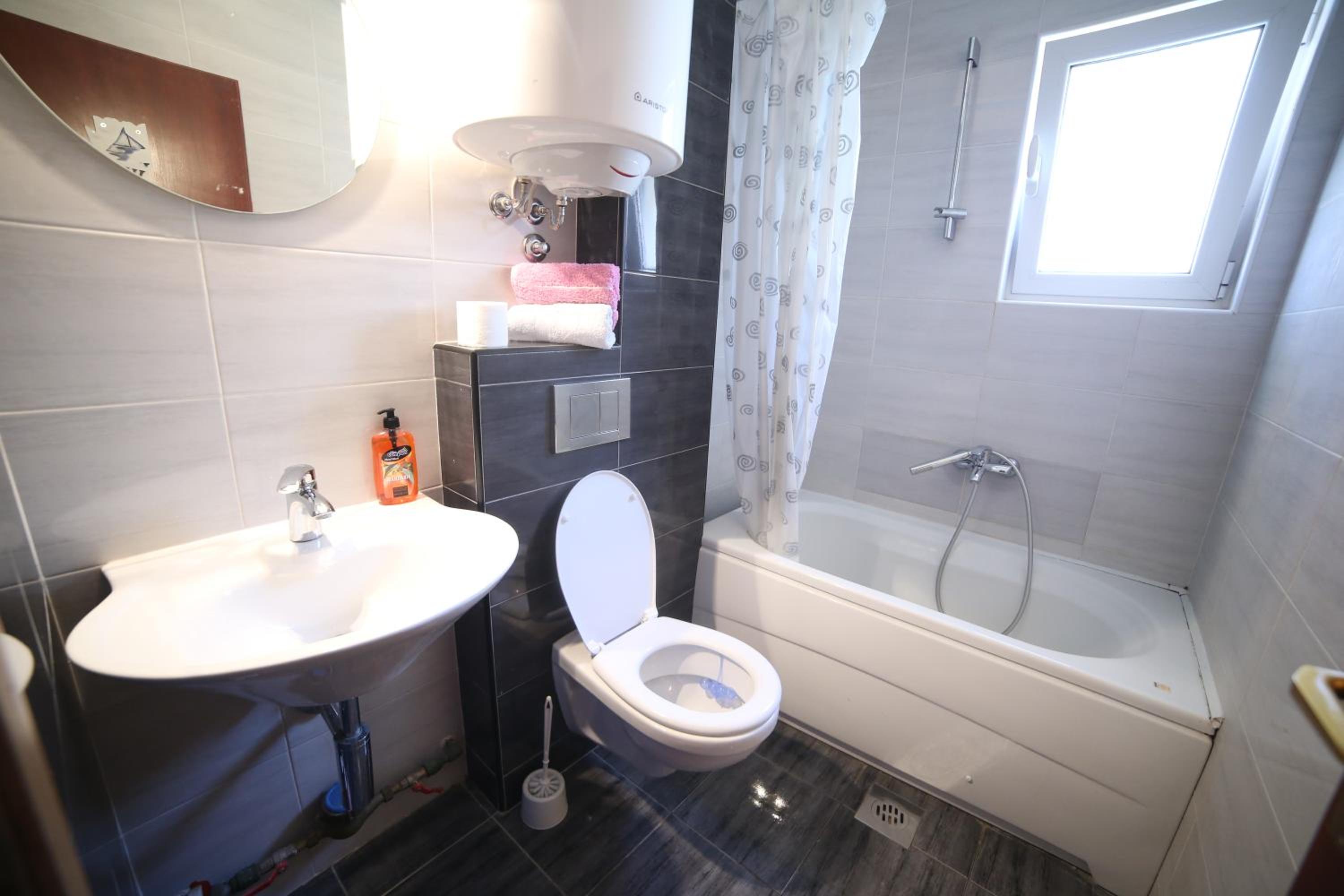 Studio Apartment photo 3