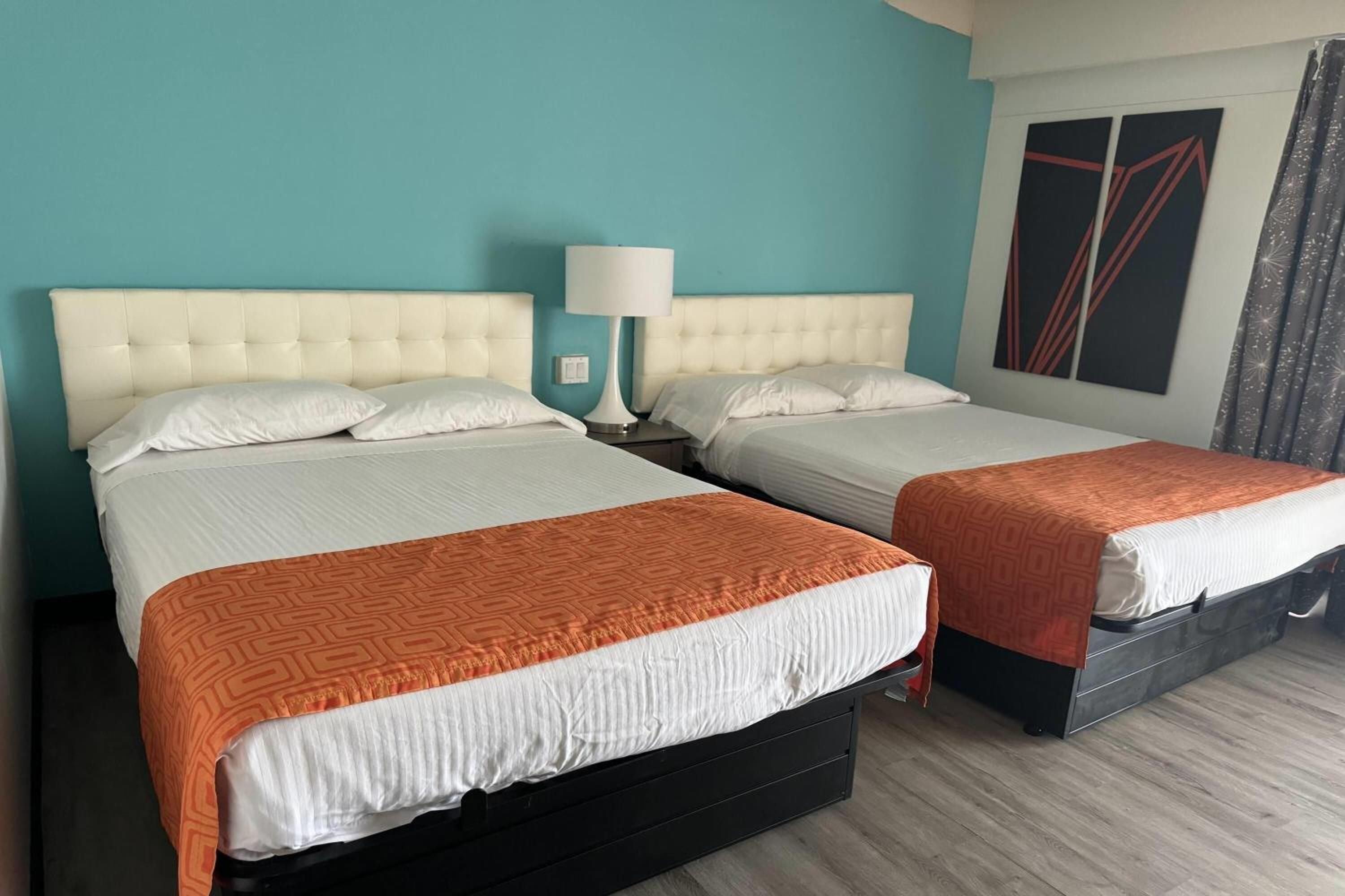 Double Room with Two Double Beds - Mobility Access/Non-Smoking photo 2