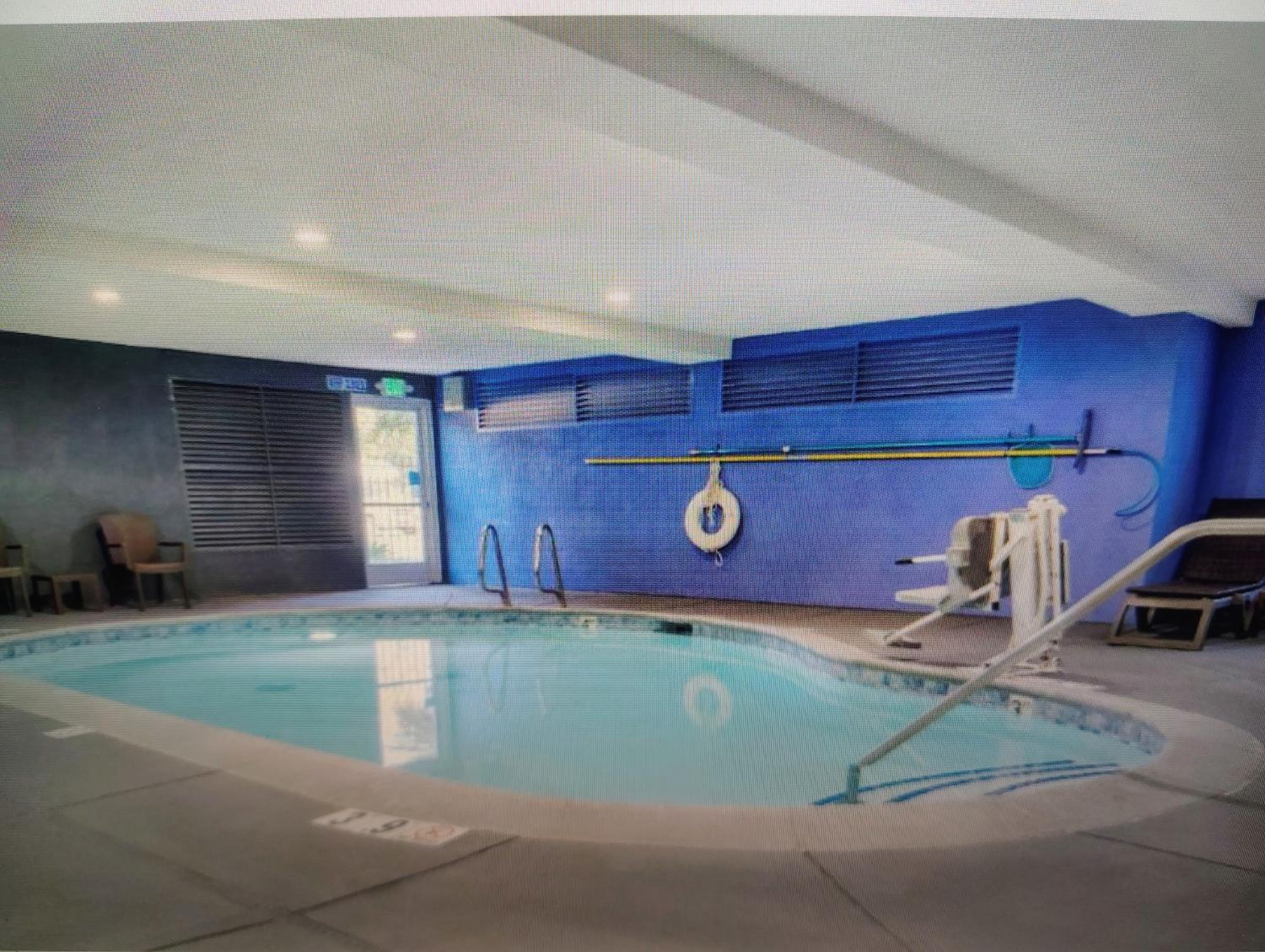 Queen Suite with Two Queen Beds and Accessible Tub - Accessible/Non-Smoking - Photo 1